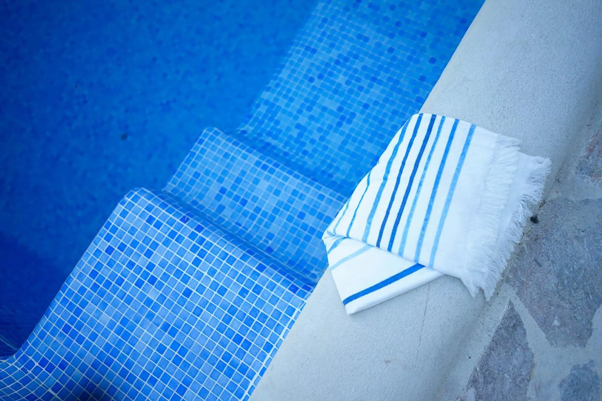 Swimming pool in Ronda Center Apartments with Pool