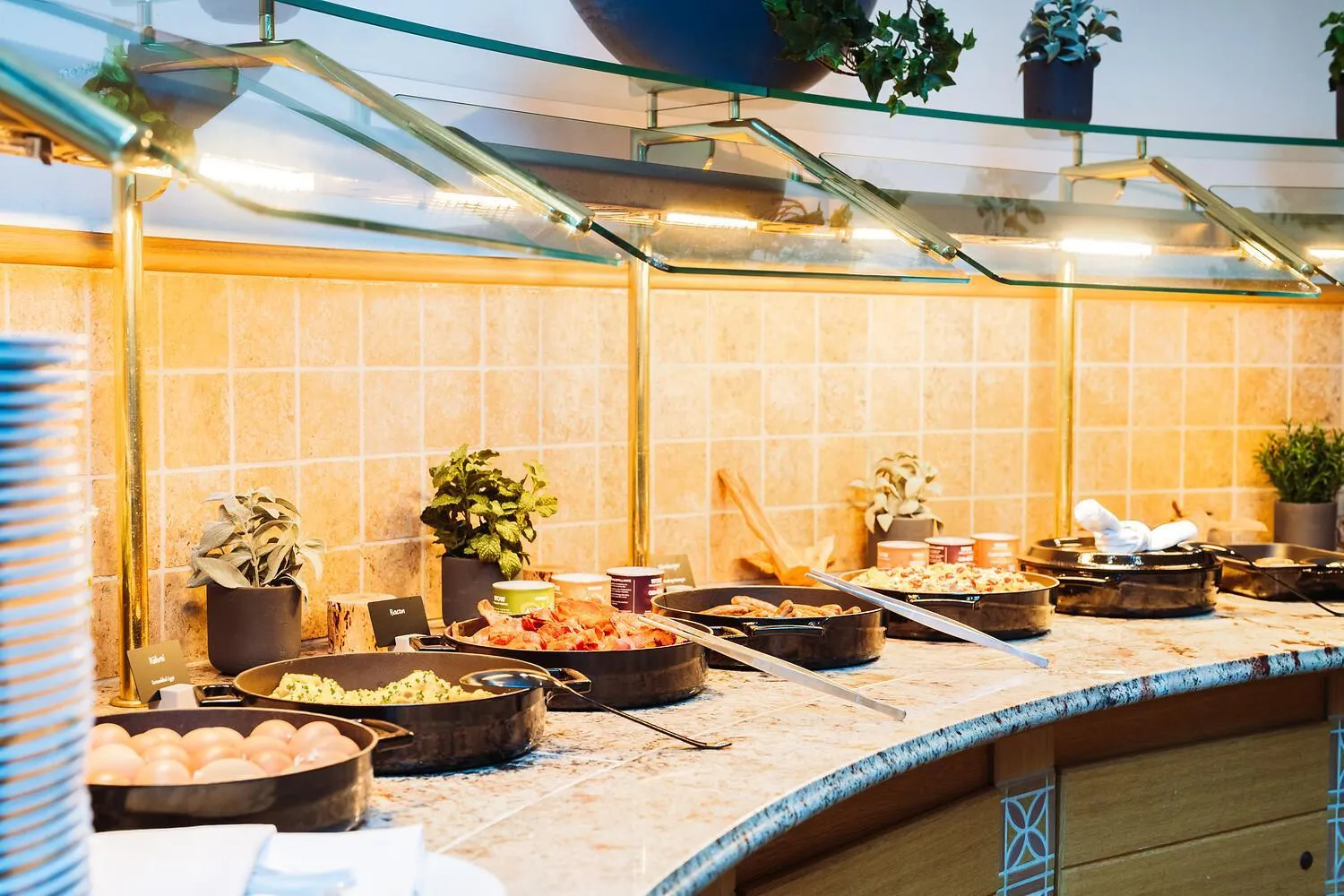 Buffet breakfast in A-ROSA Gothisches Haus Wernigerode