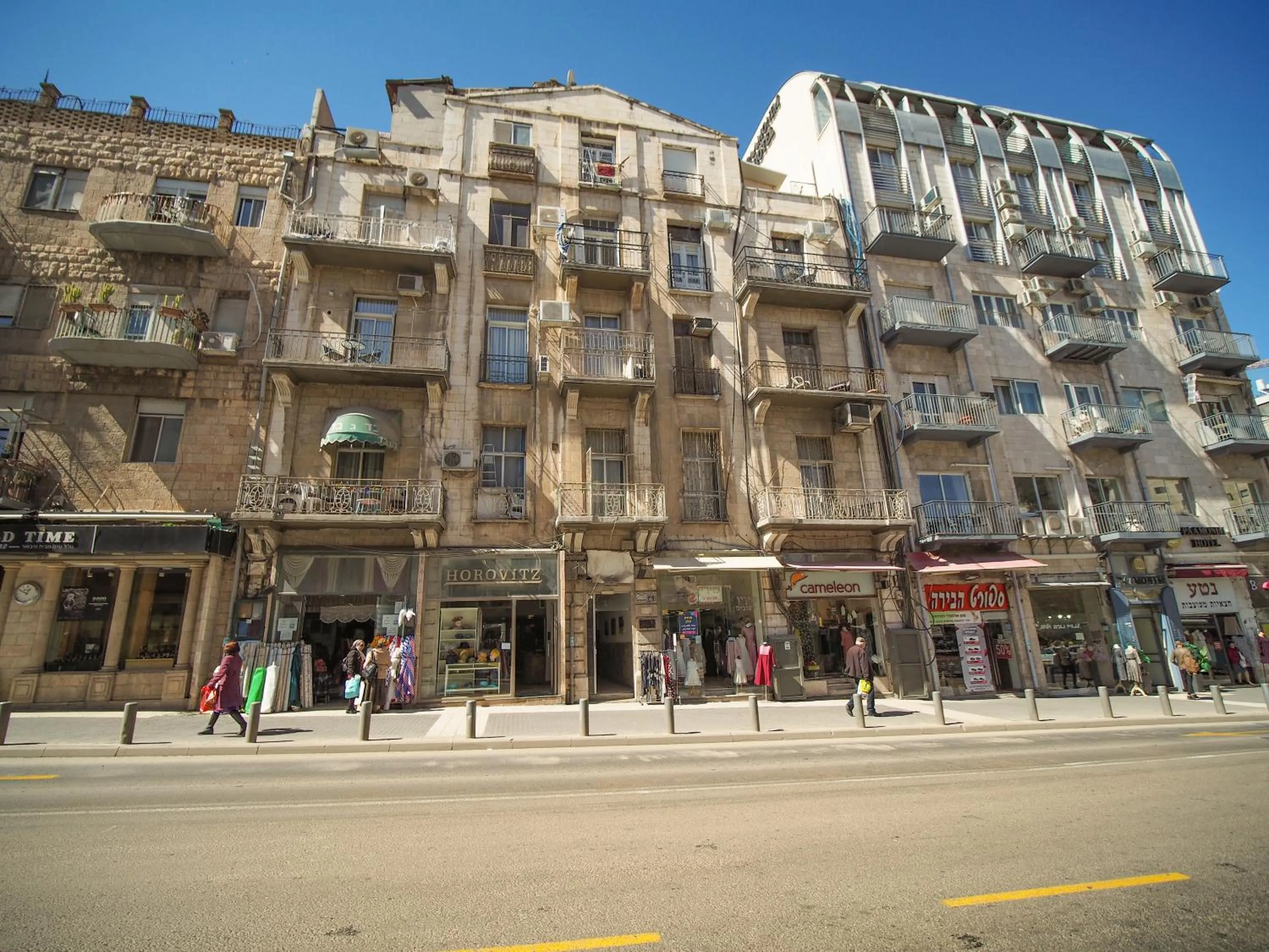 Facade/entrance in Paamonim Central Studios