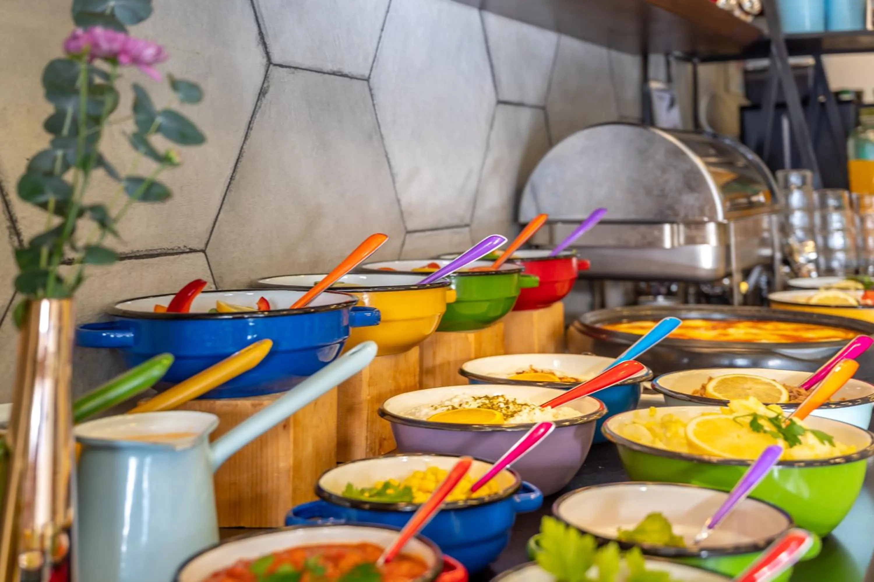 Food in Paamonim Central Studios