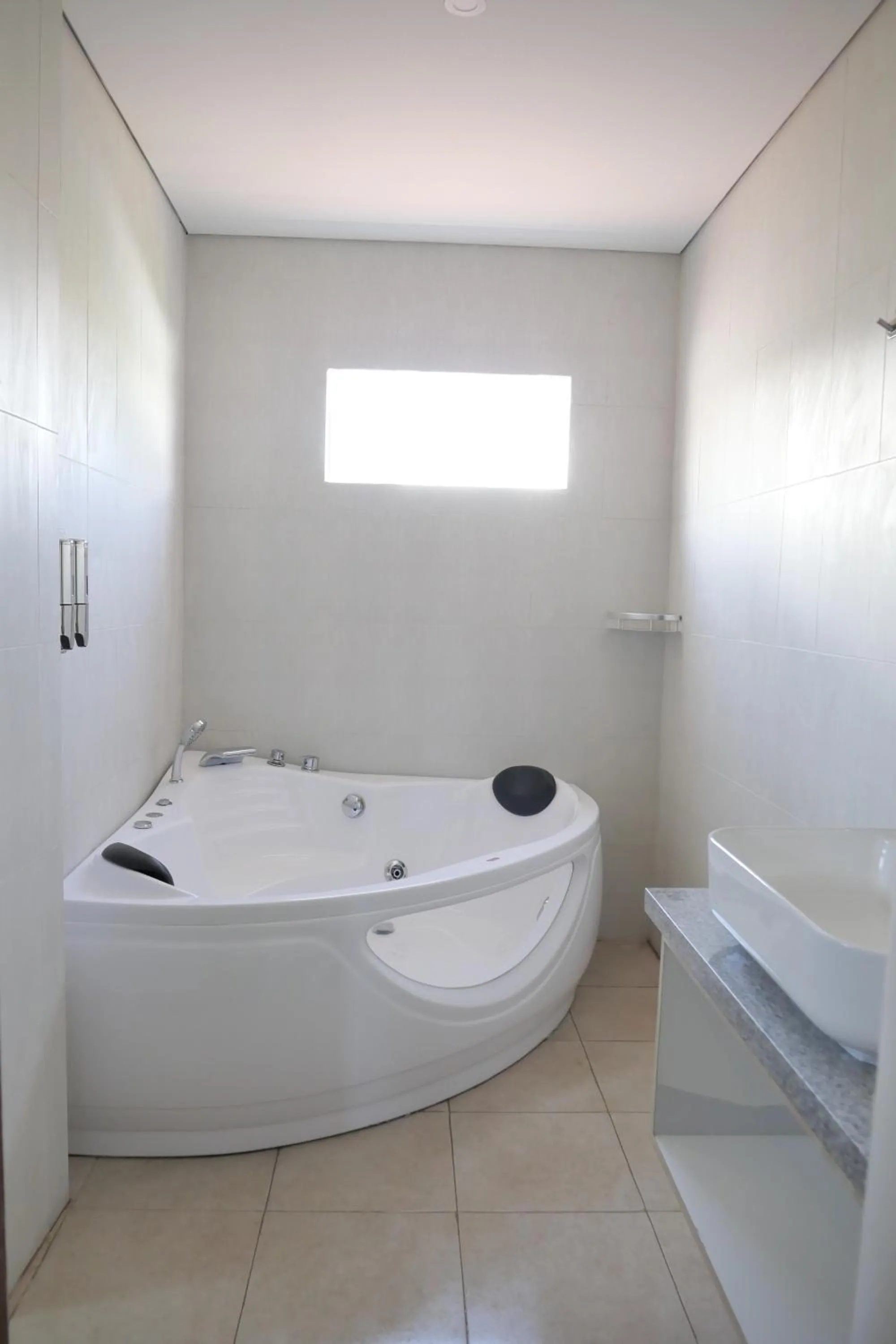 Bathroom, Bed in Tirtha Khayangan