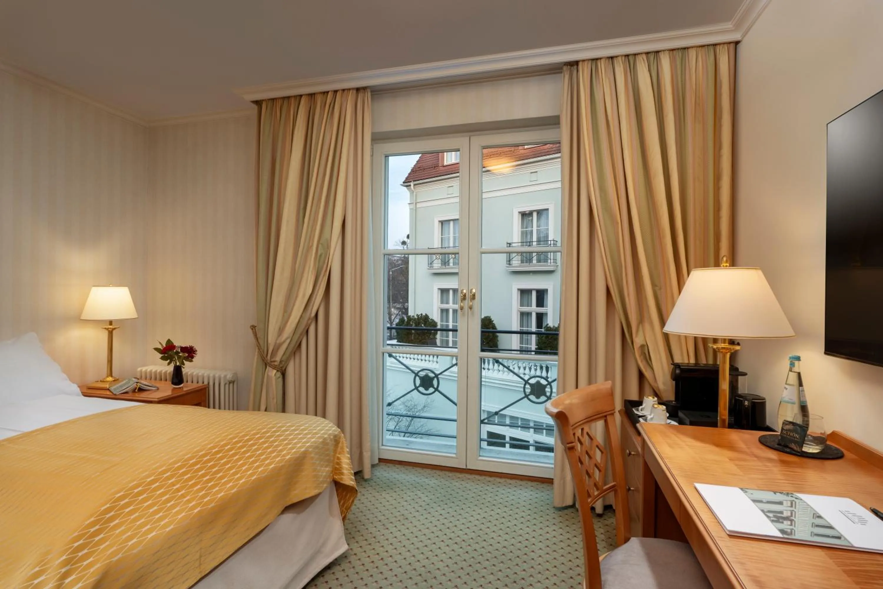 Photo of the whole room, Bed in Hotel Am Jägertor