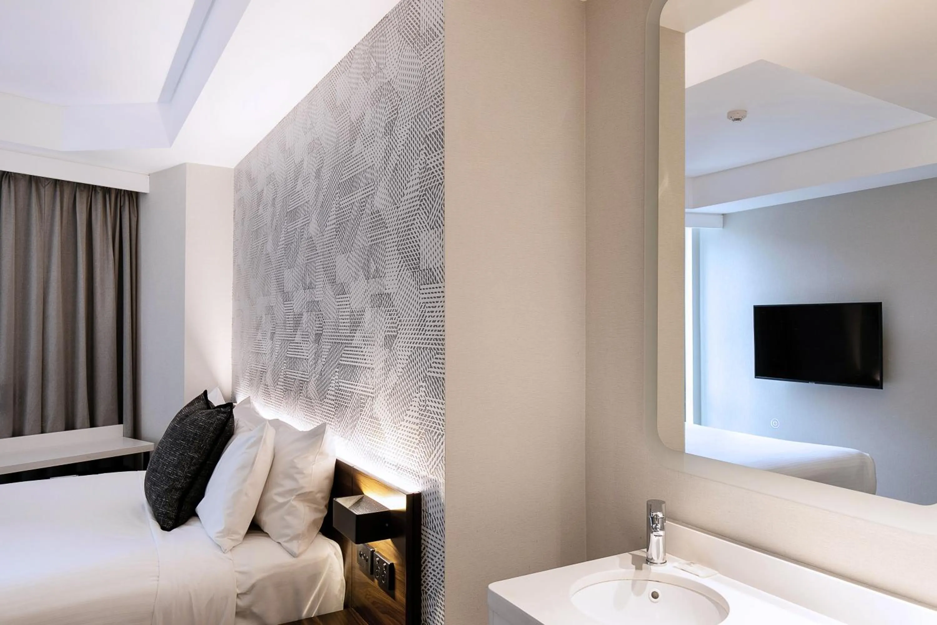 Bedroom, Bed in Kith Hotel Darling Harbour