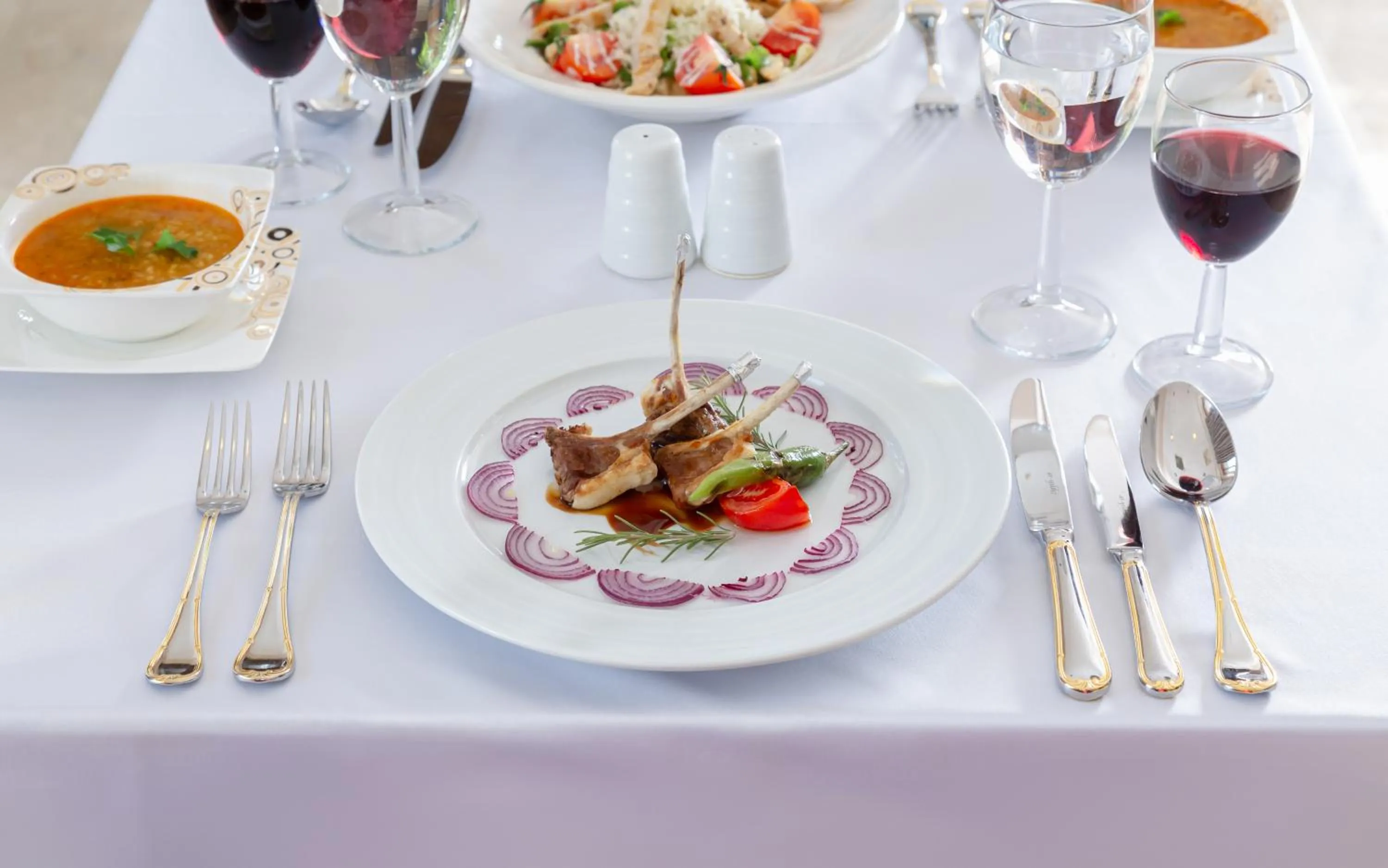 Restaurant/places to eat in Chinar Health Hotel Naftalan