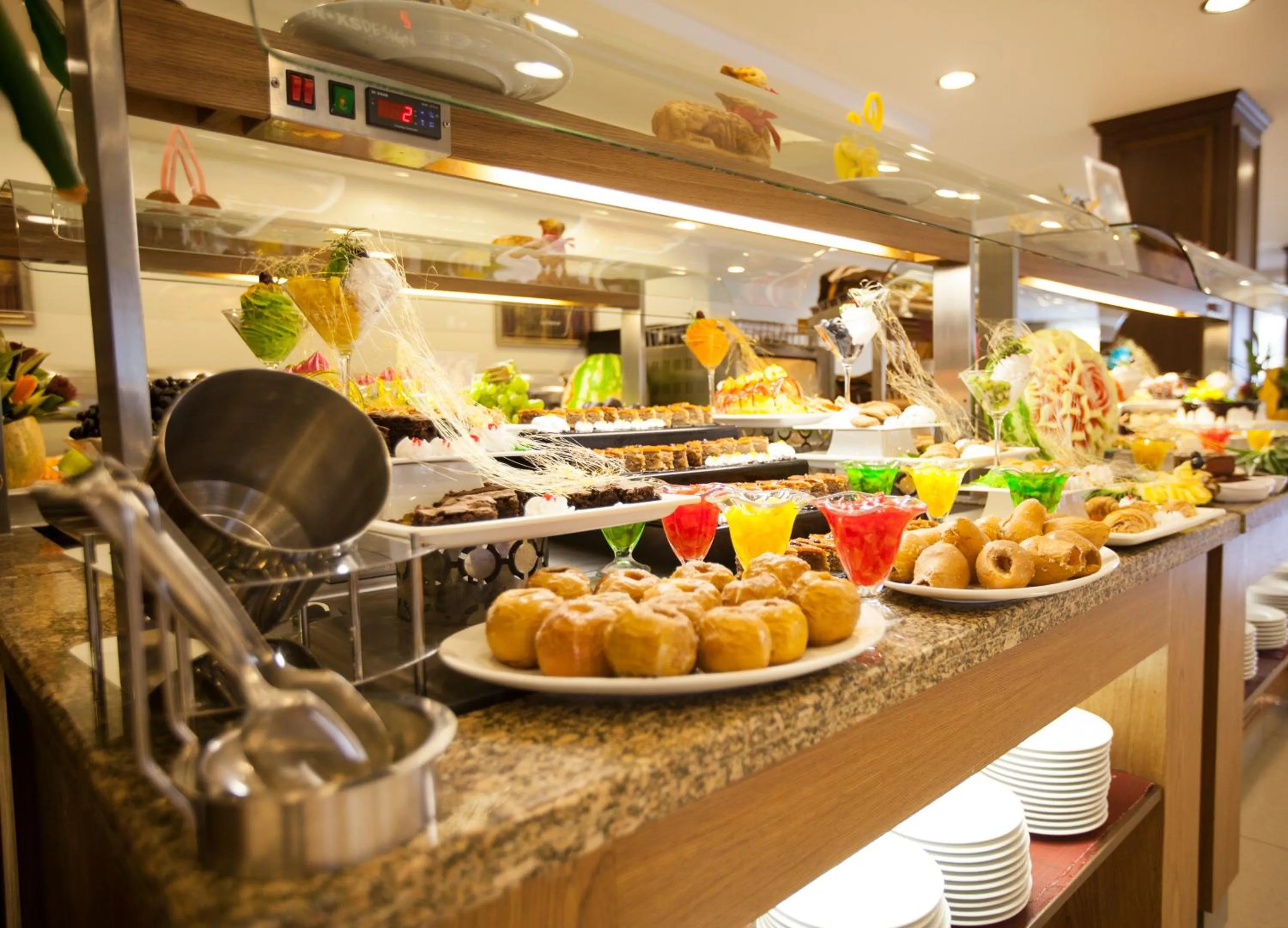 Breakfast in Chinar Health Hotel Naftalan