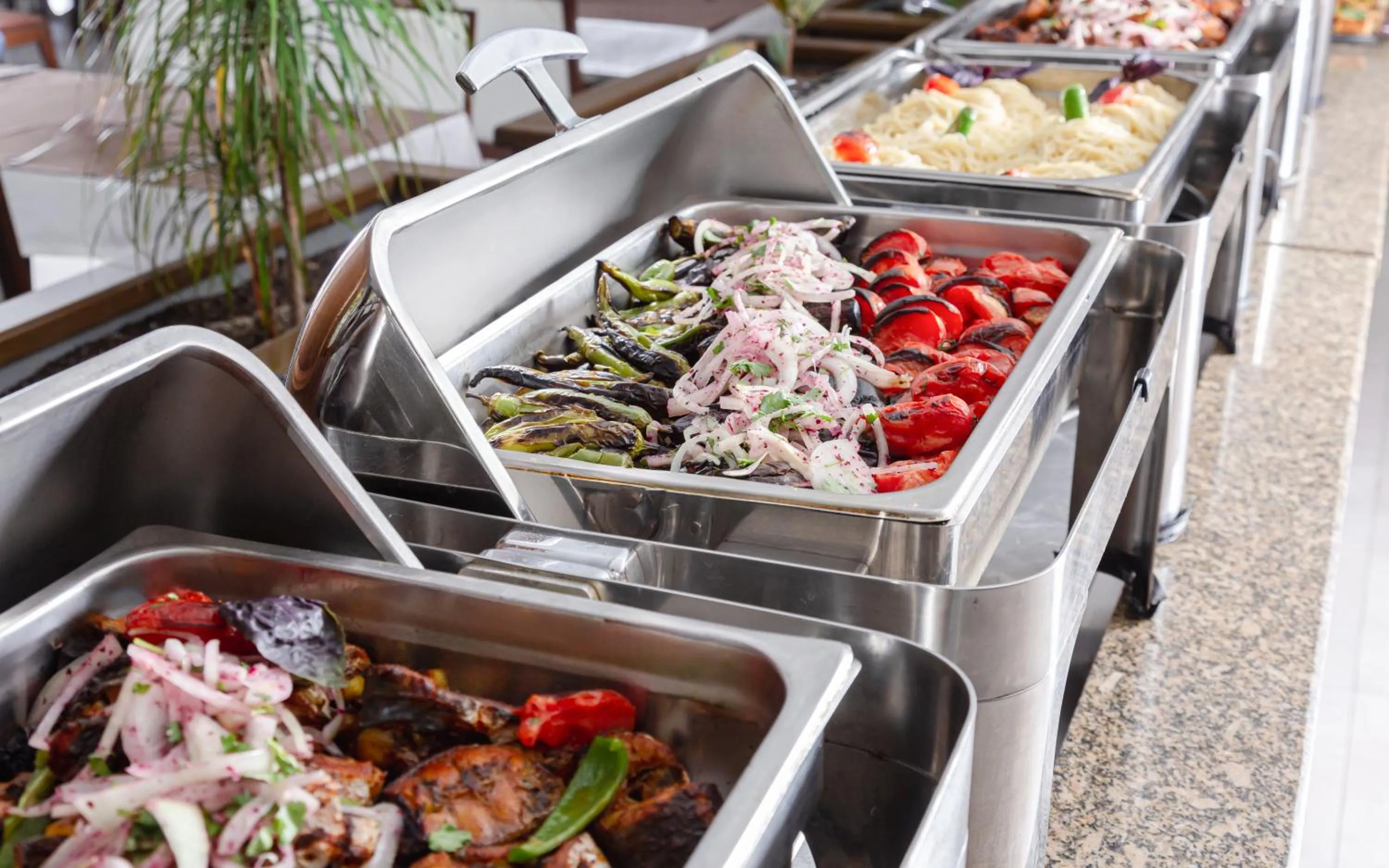 Restaurant/places to eat in Chinar Health Hotel Naftalan