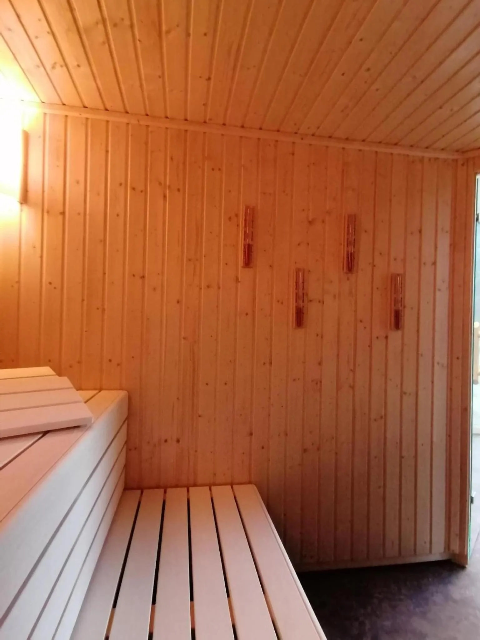 Sauna, Bed in Parkhotel Ropeter