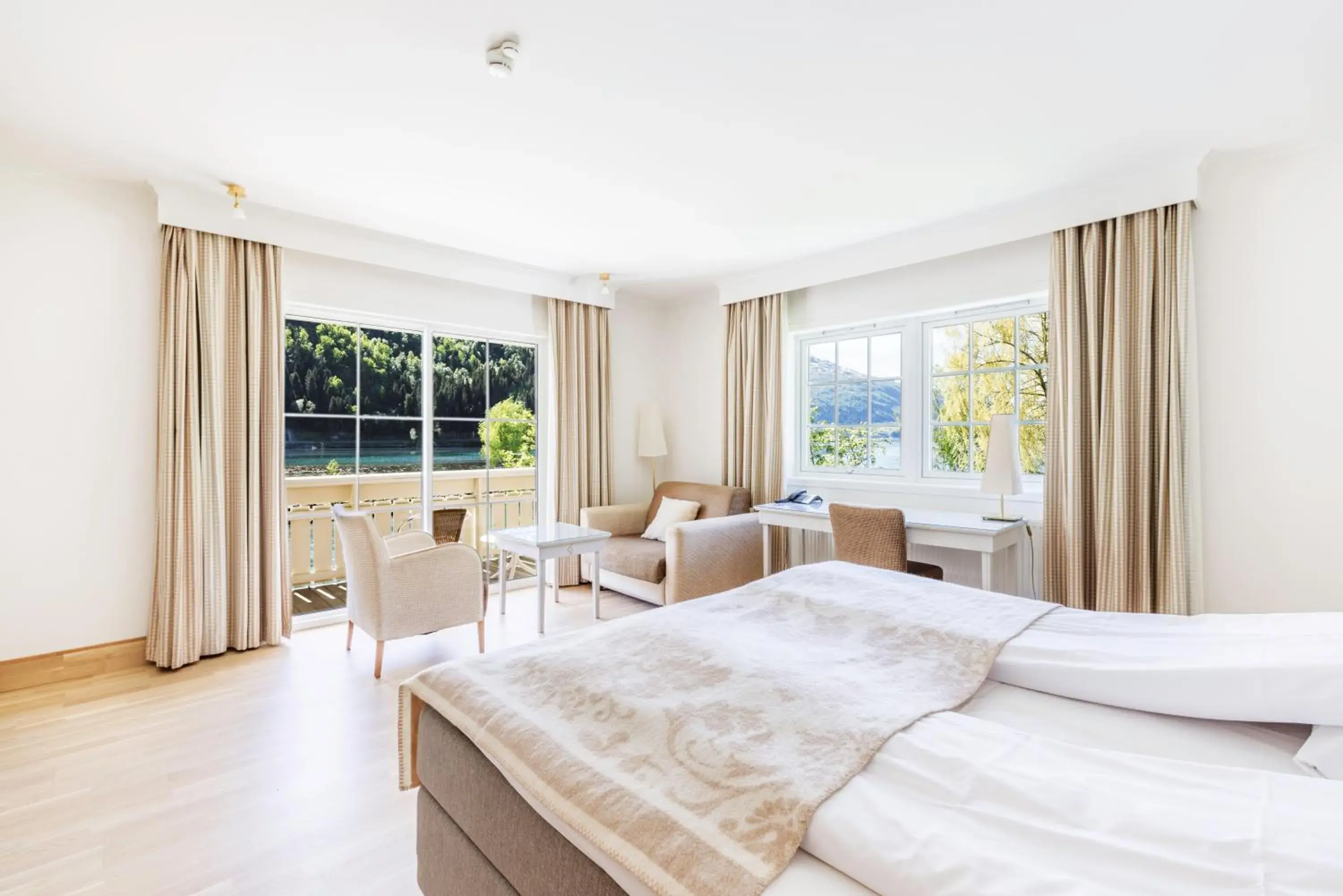 Premium Double Room with balcony and river view in Hotel Loenfjord Loen Premium Double Room with balcony and river view in Hotel Loenfjord Loen