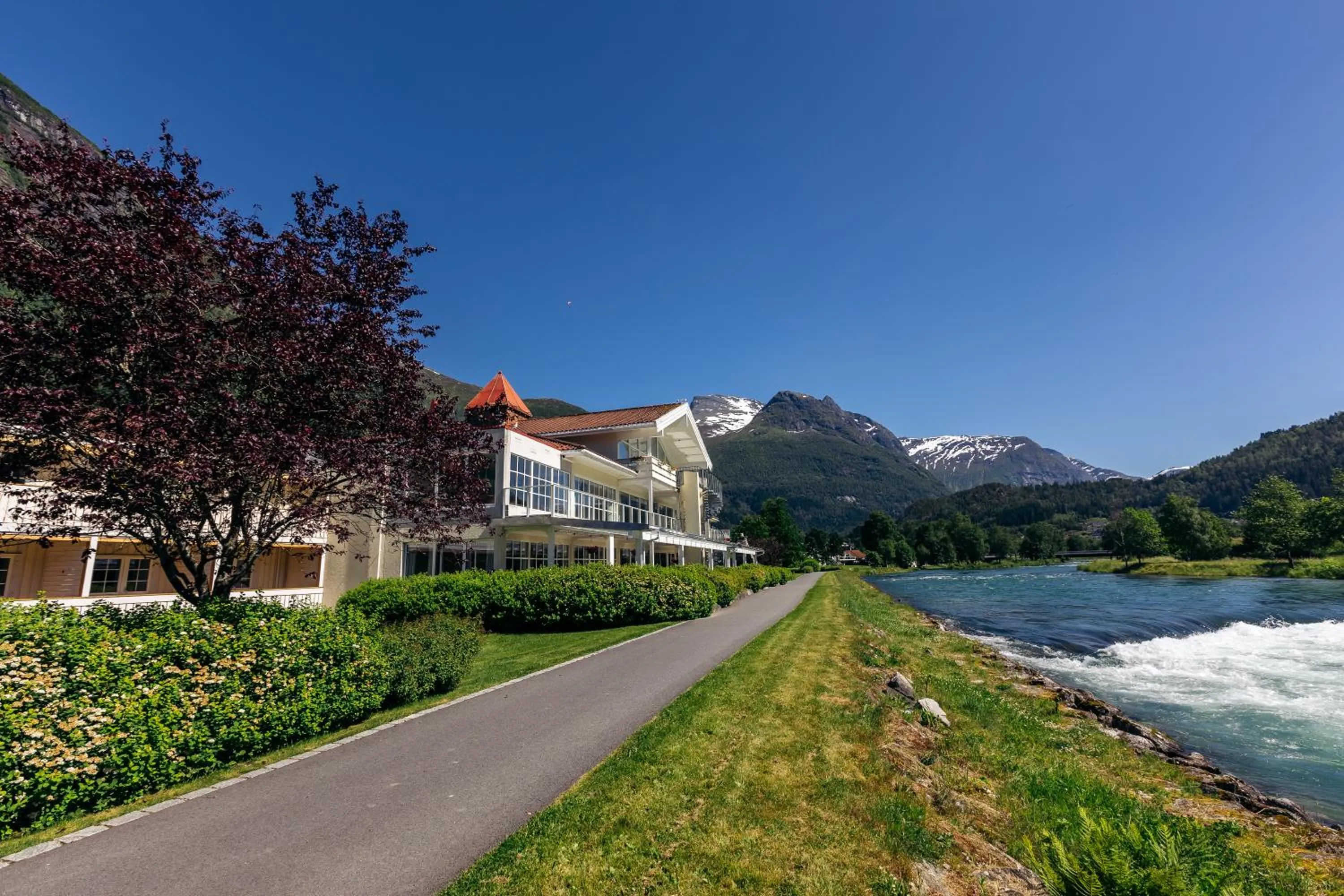 Property building in Hotel Loenfjord Loen