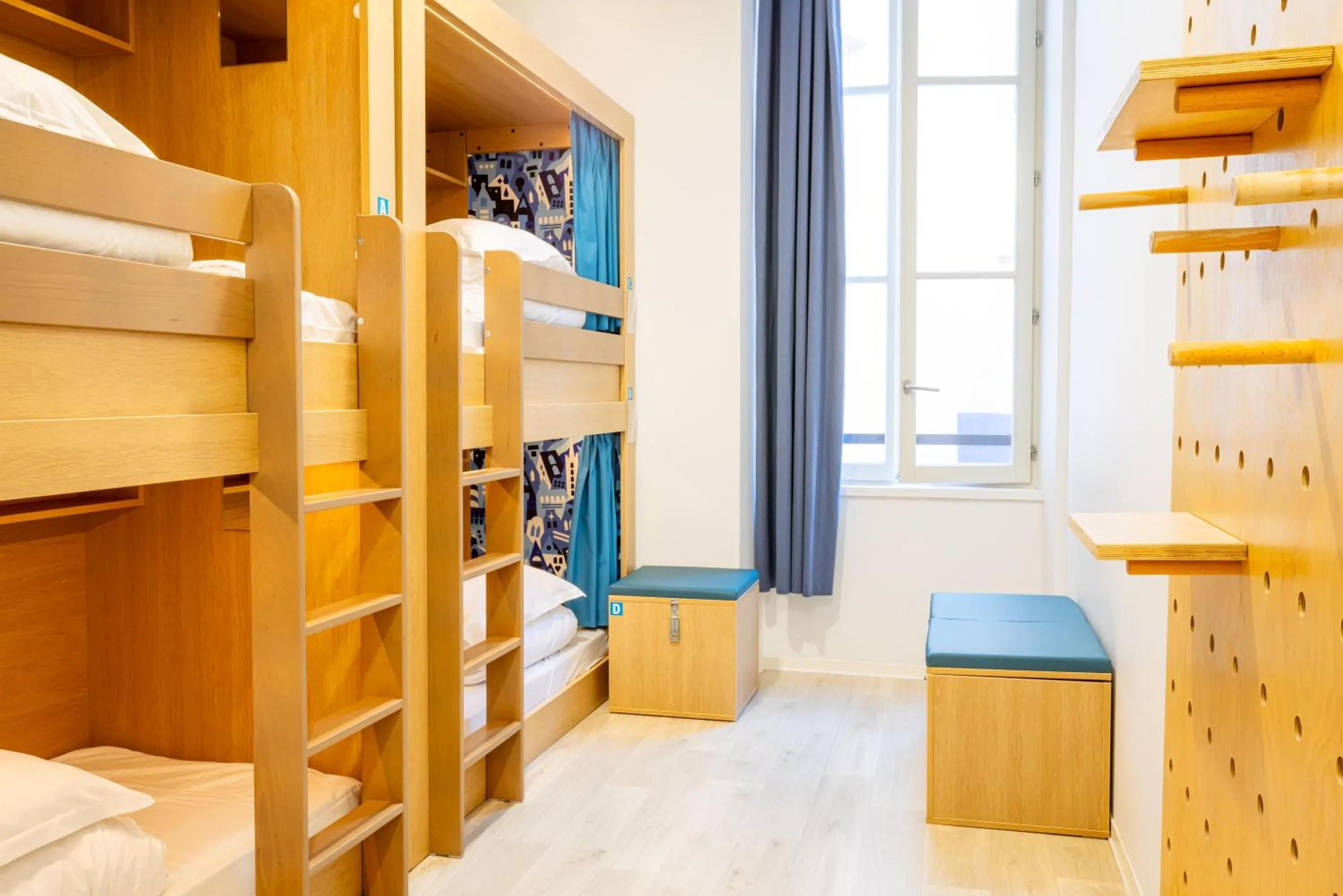 View (from property/room), Bed in The People - Marseille