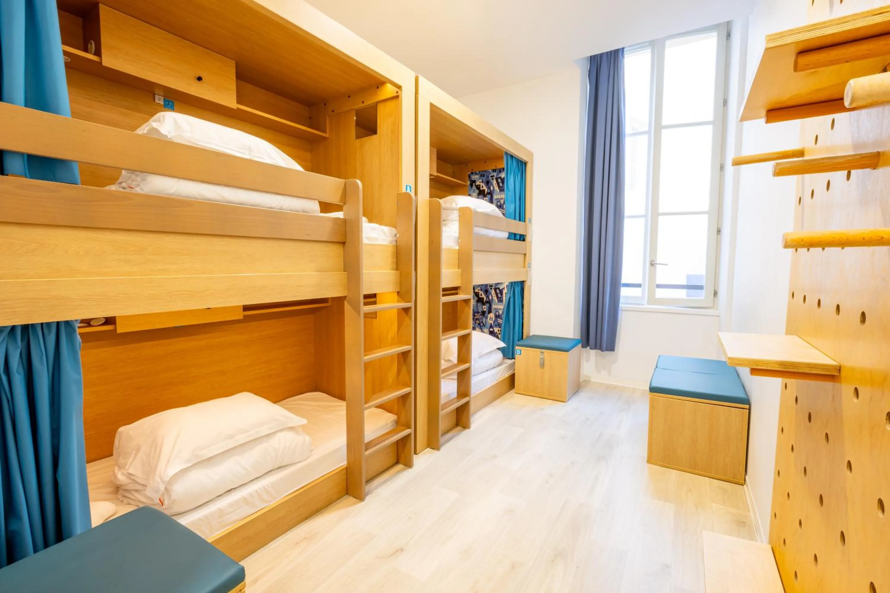 Bed in The People - Marseille