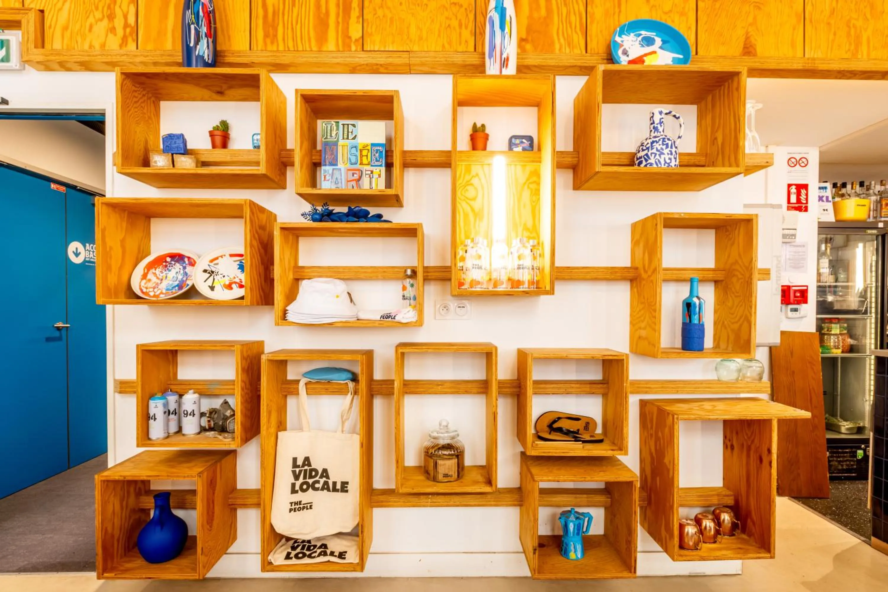 On-site shops in The People - Marseille