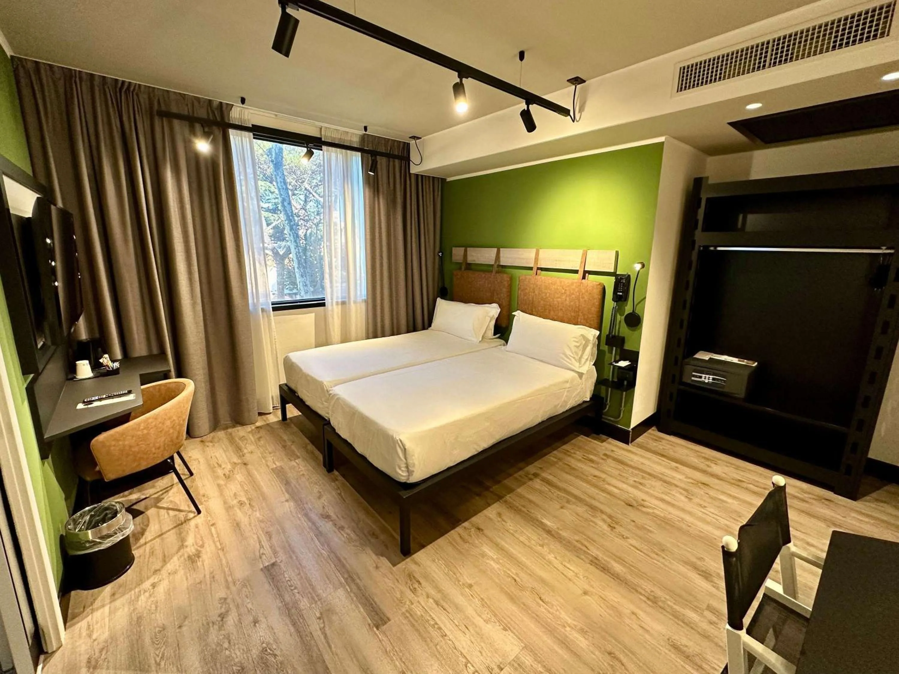 Bedroom, Bed in Mercure Roma Cinecitta