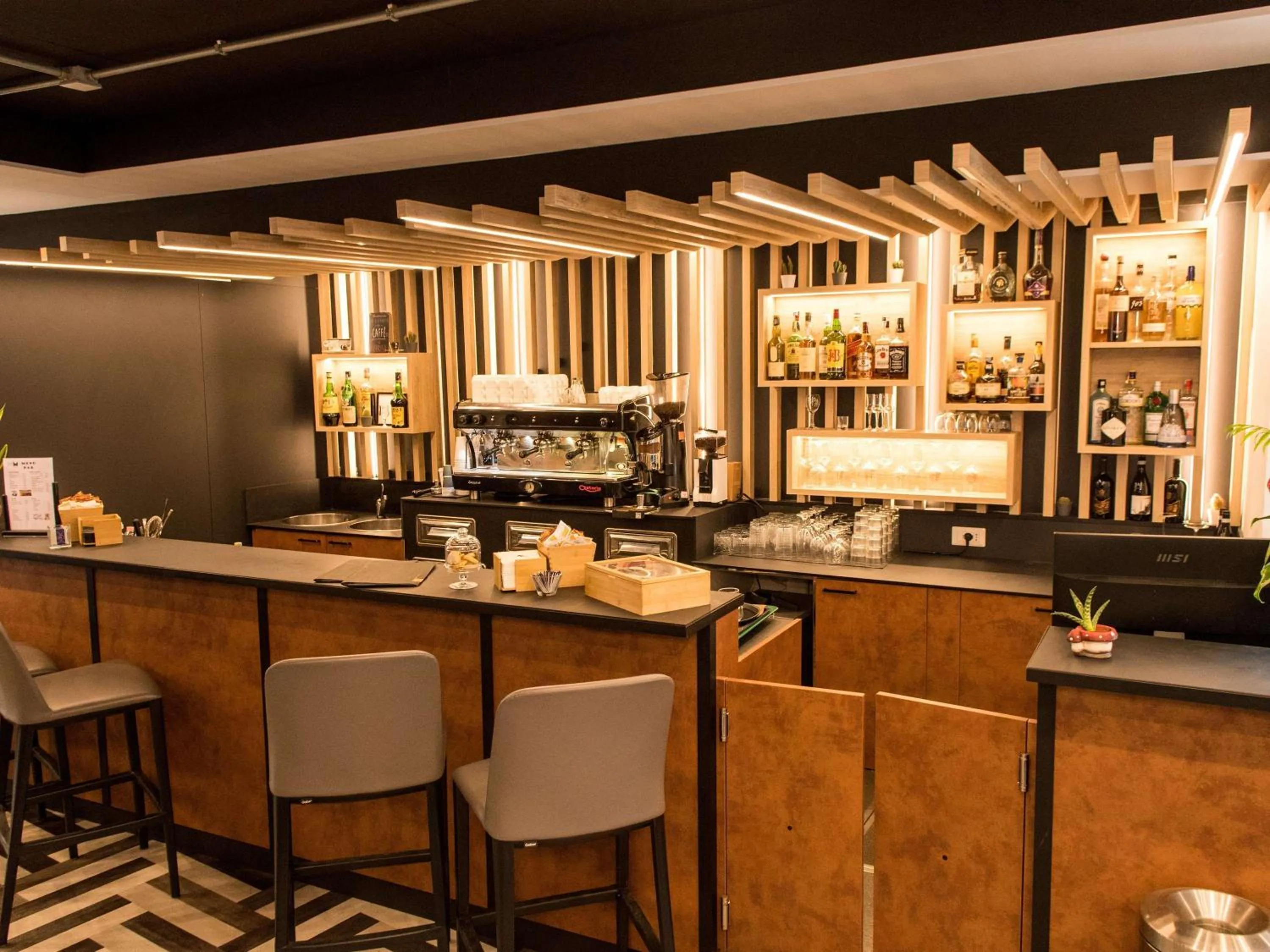 Lounge or bar in Mercure Roma Cinecitta