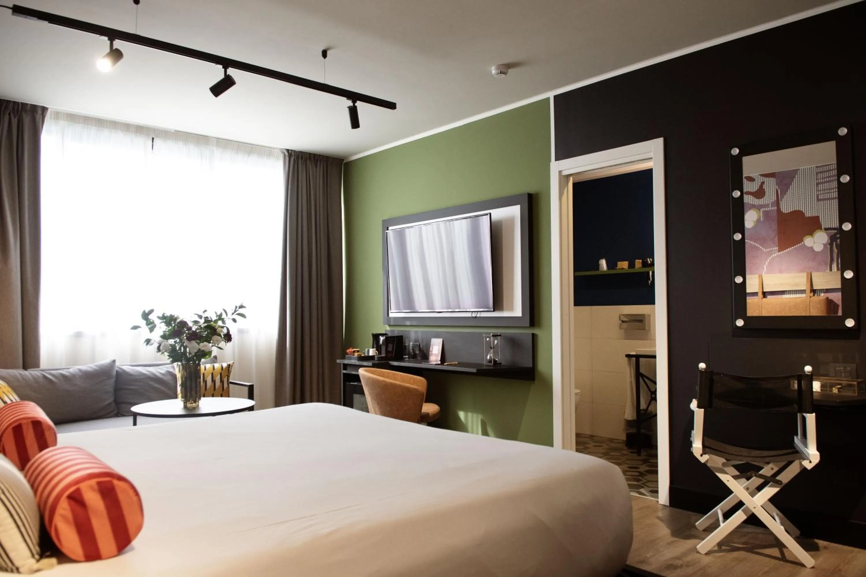 Bed in Mercure Roma Cinecitta