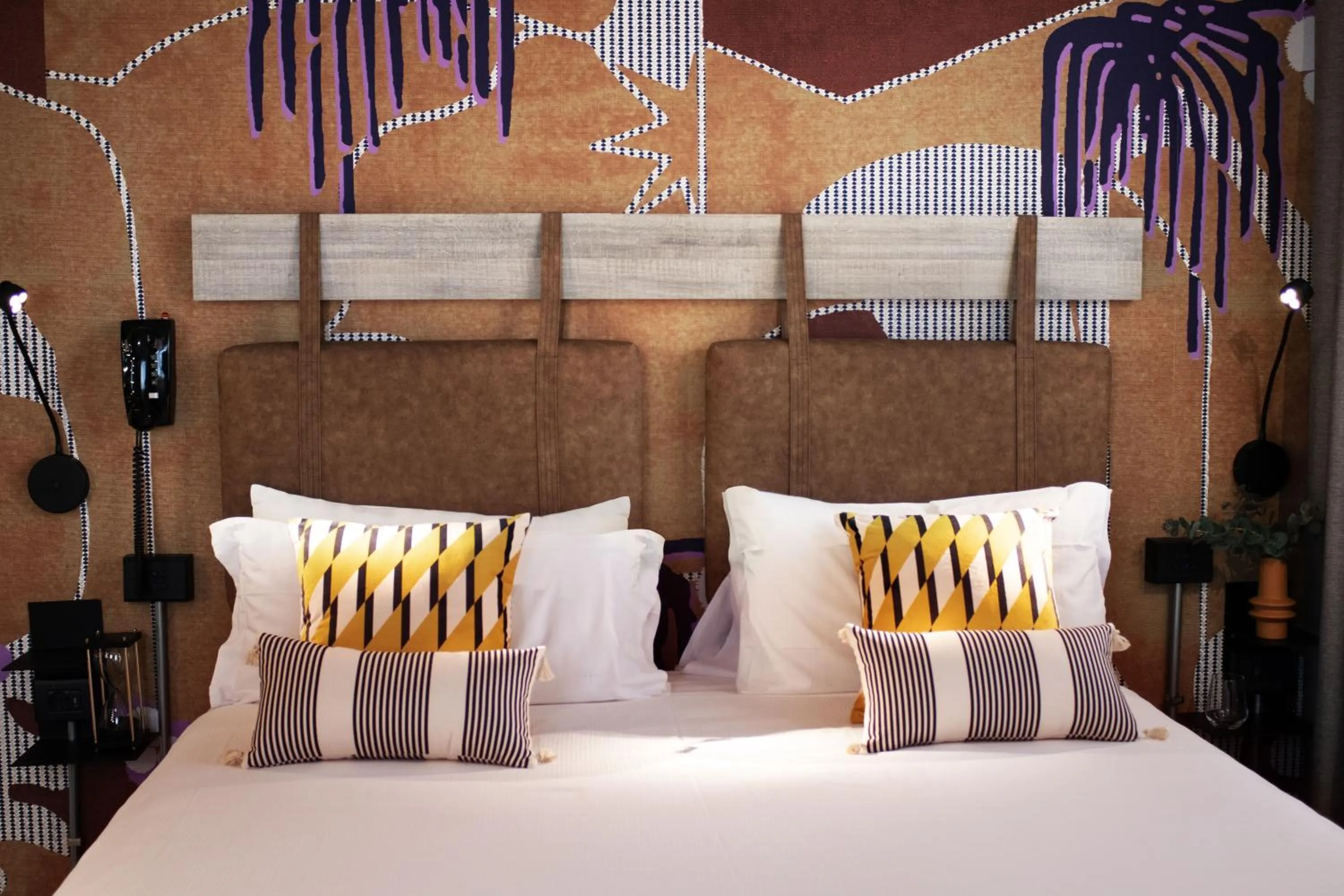 Bed in Mercure Roma Cinecitta