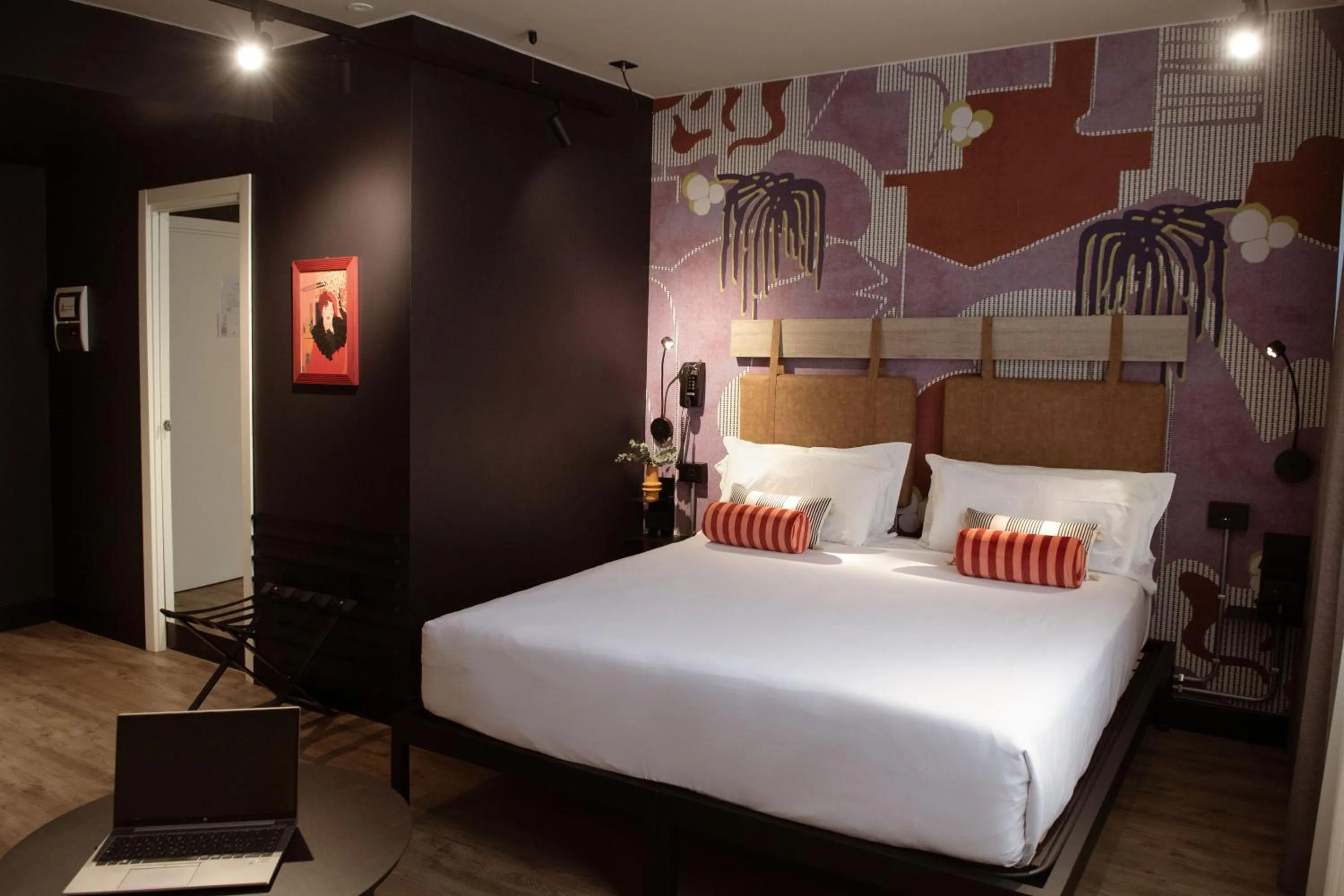 Bed in Mercure Roma Cinecitta