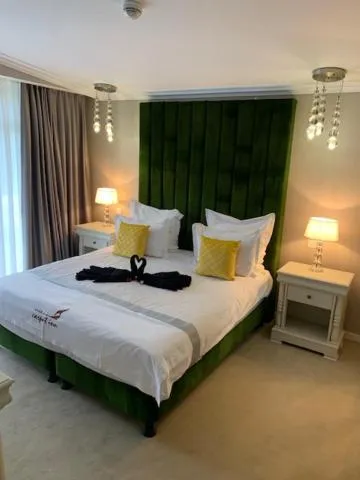 Bed in HOTEL CARPAT INN