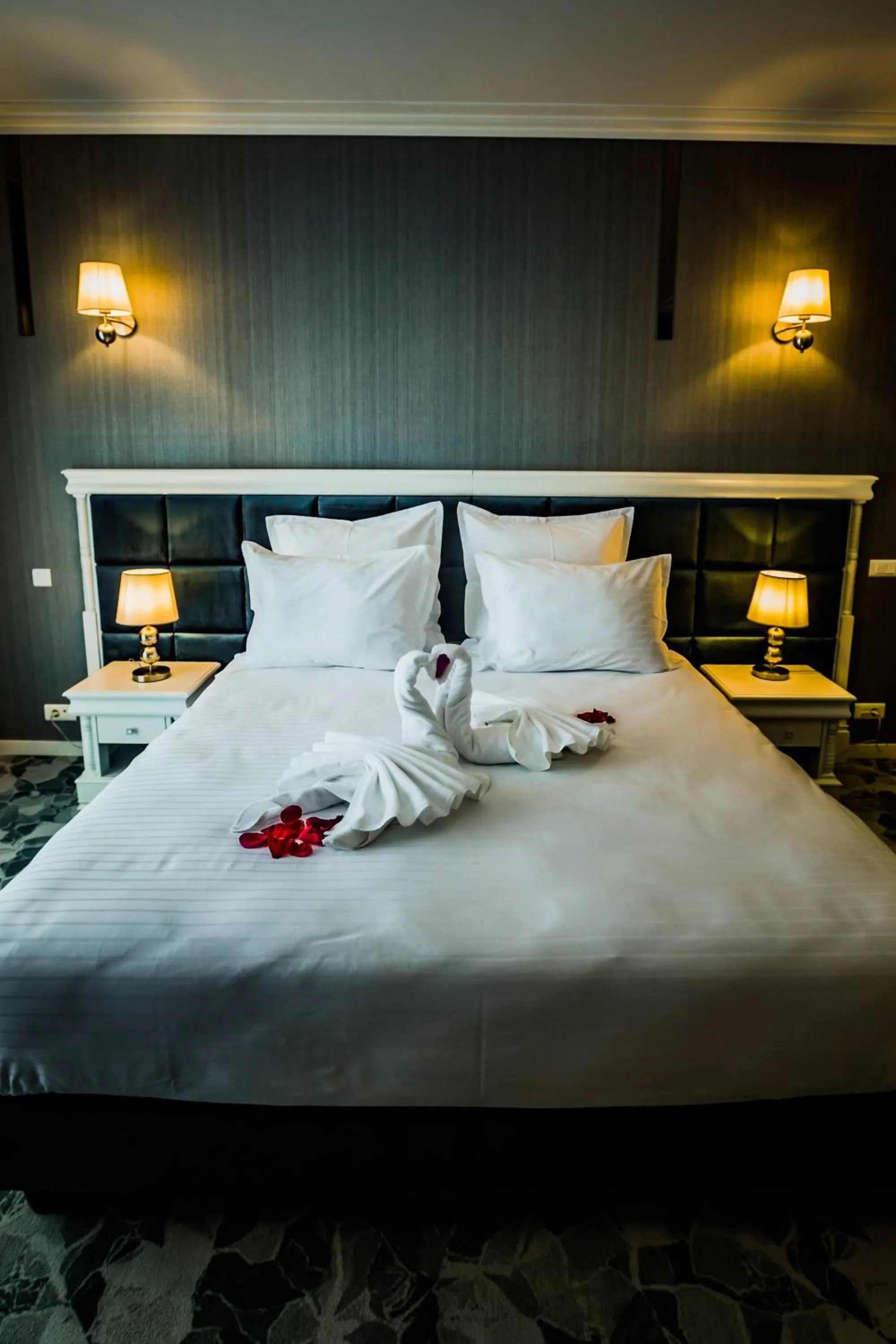 Bed in HOTEL CARPAT INN