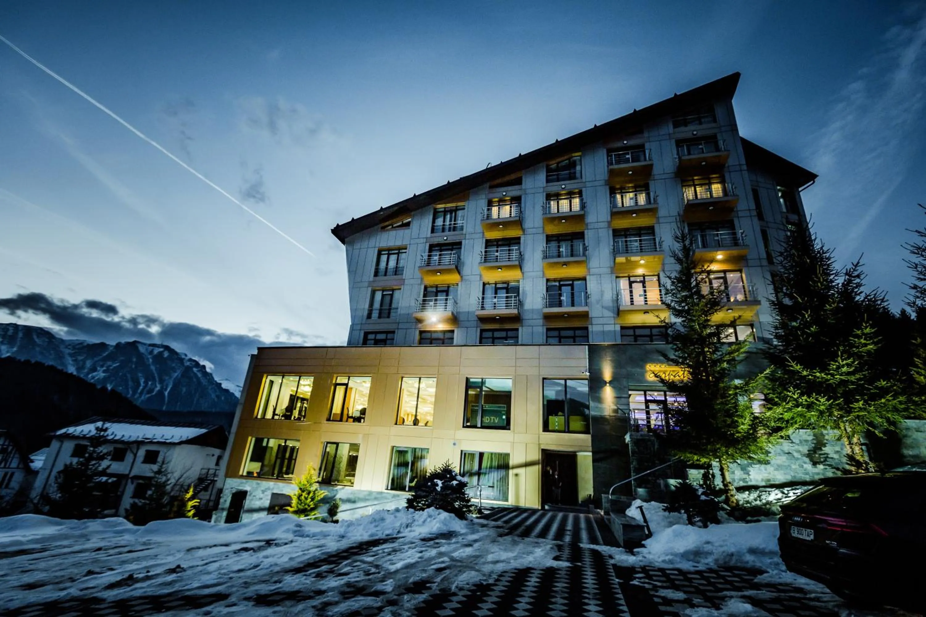 Property building in HOTEL CARPAT INN