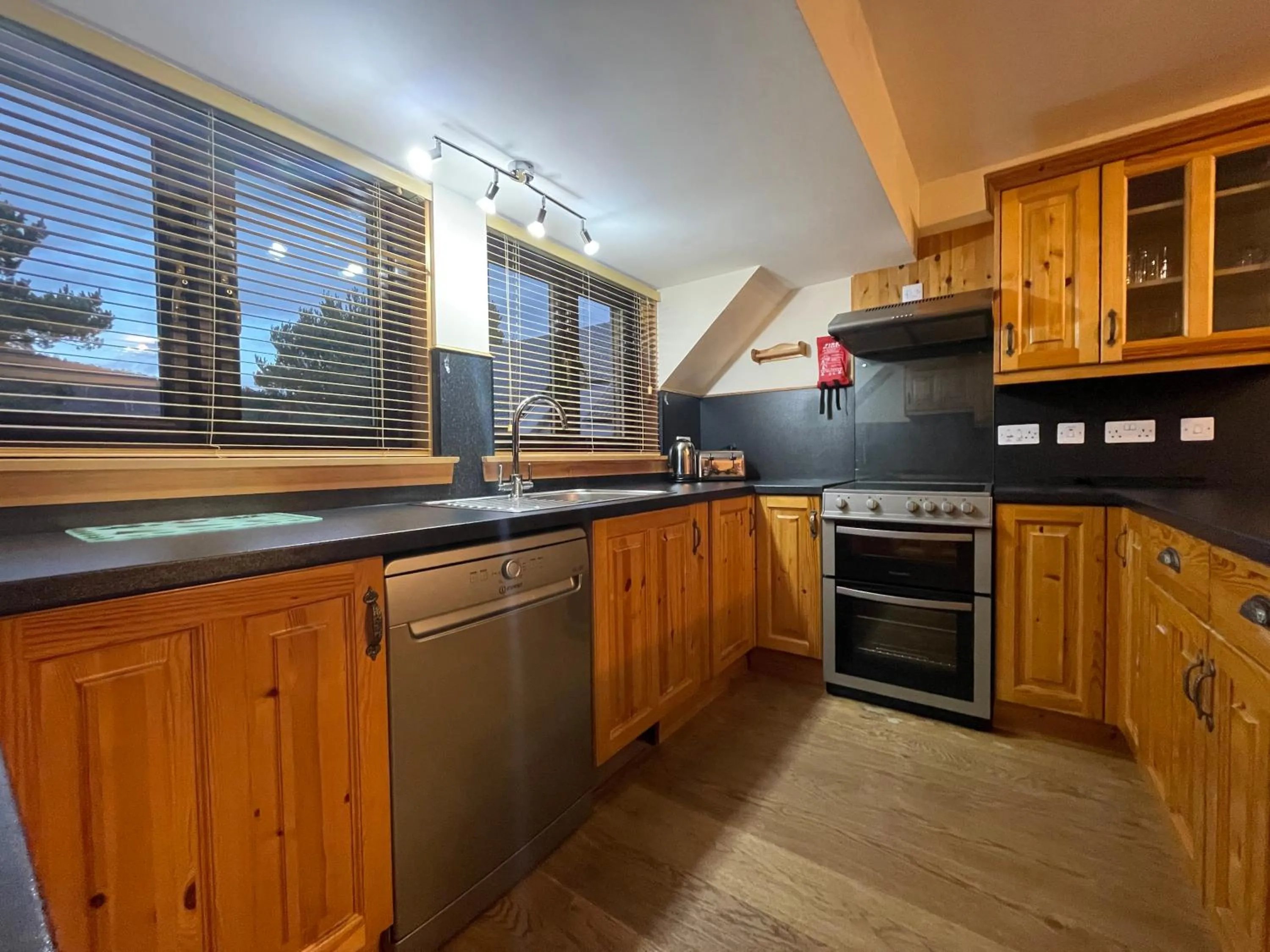 Coffee/tea facilities in Scandinavian Village Ltd