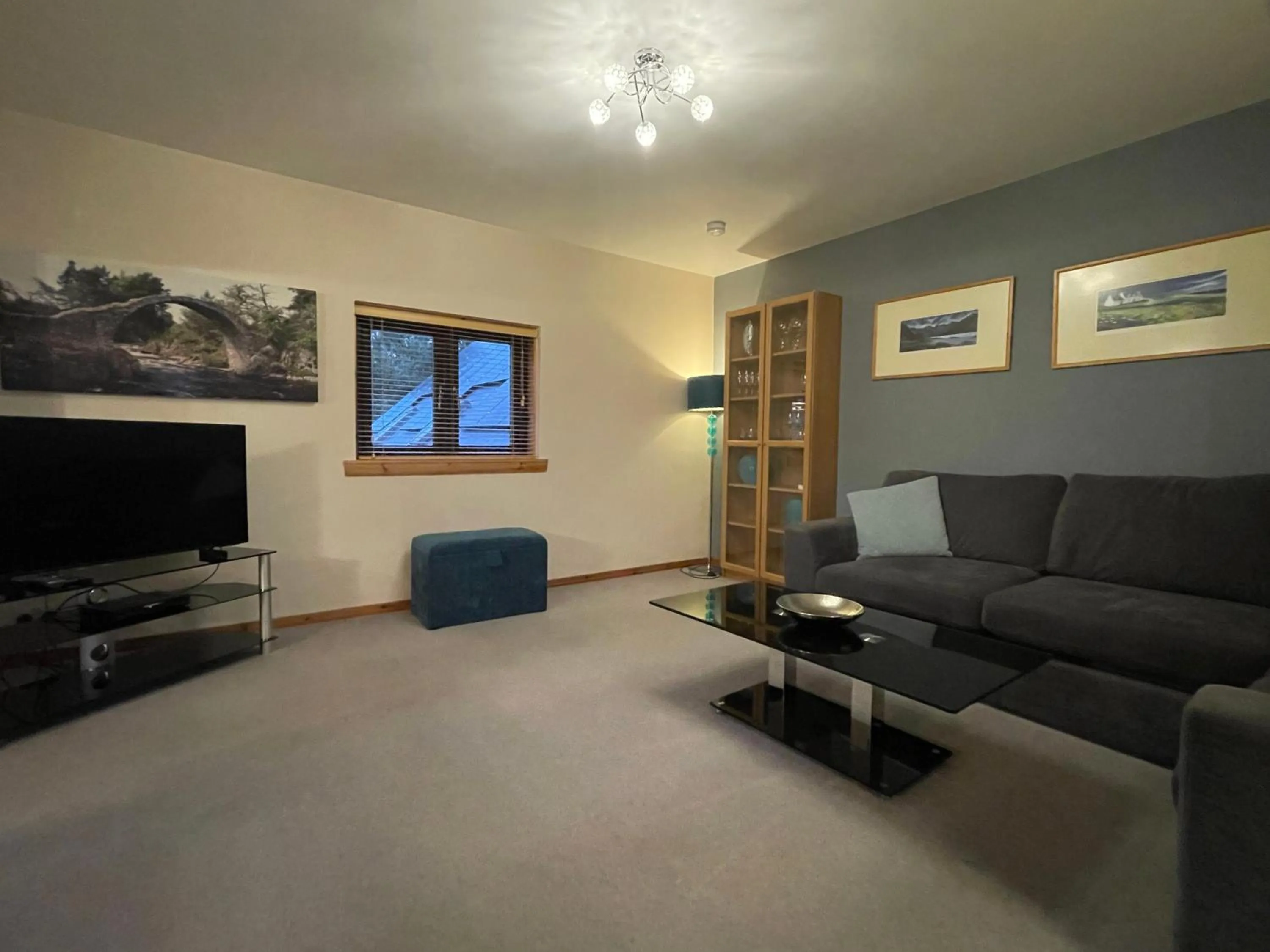 Communal lounge/ TV room in Scandinavian Village Ltd