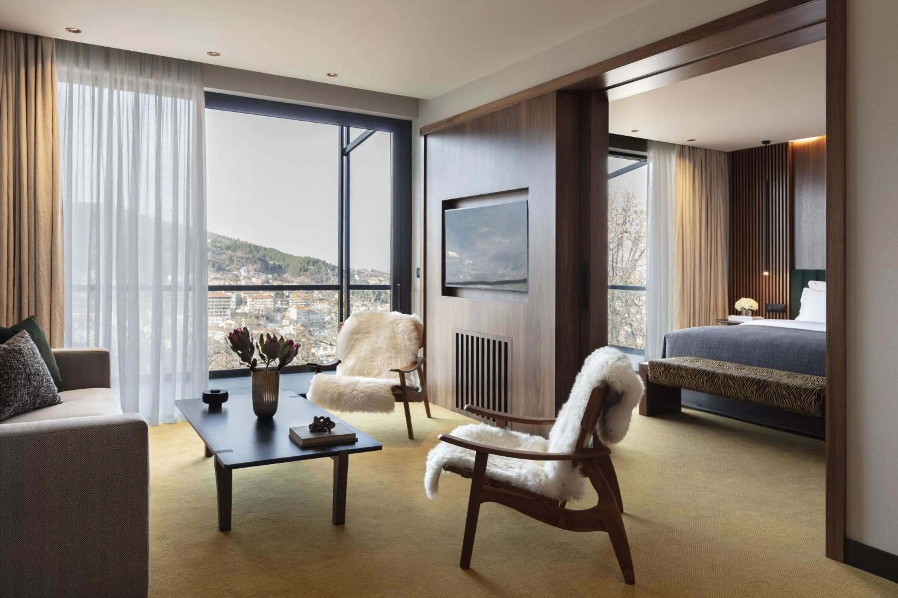 Bed in The Lynx Mountain Resort