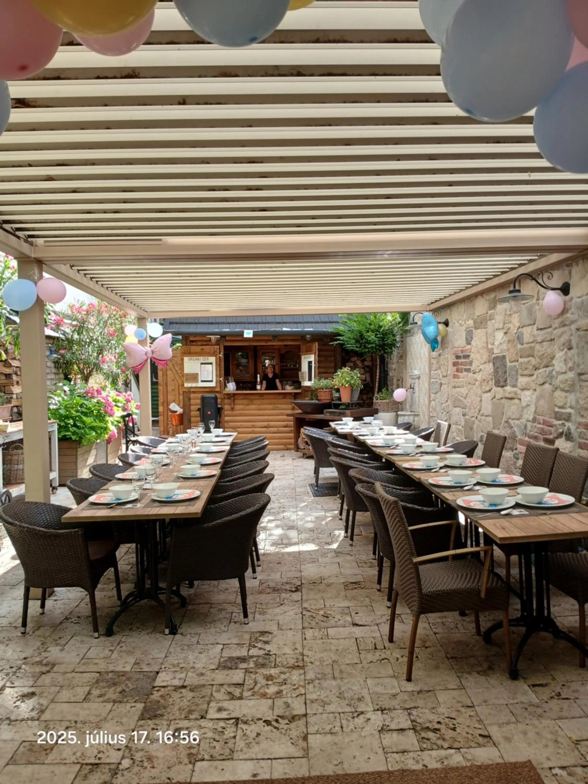 Restaurant/places to eat in Éjjeli Bagoly Étterem és Panzió