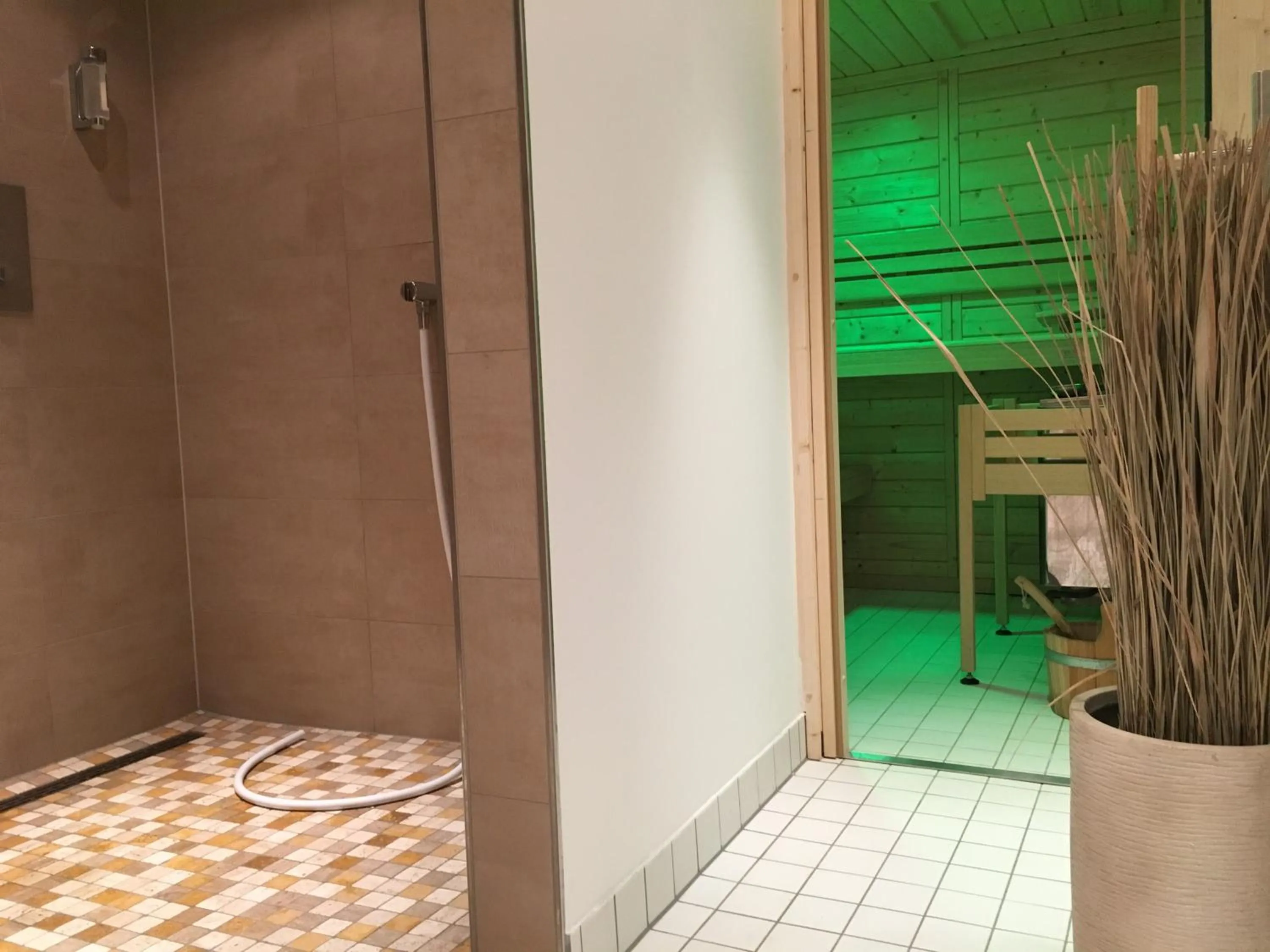 Sauna, Bathroom in Residenz Hotel am Festspielhaus