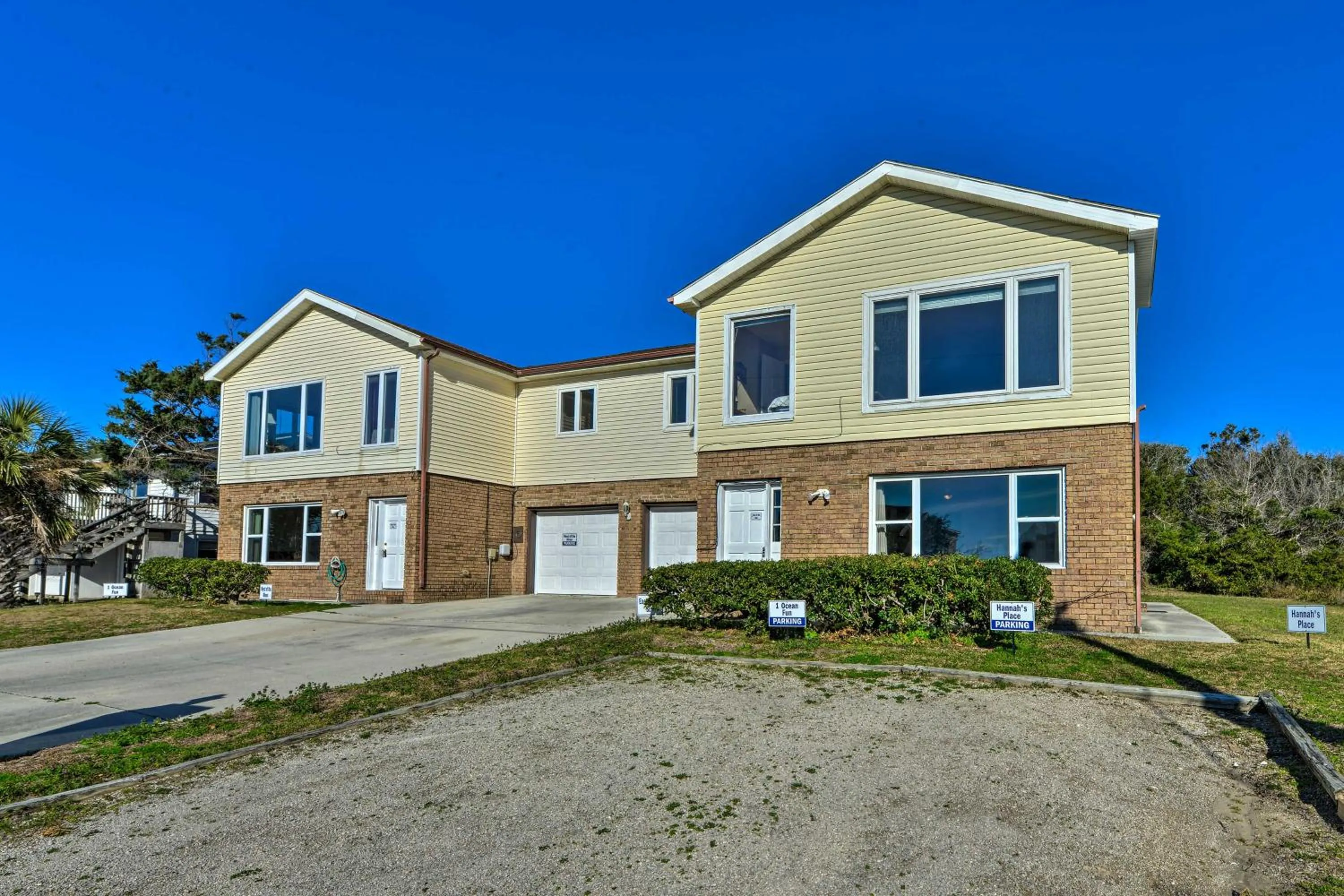 Hannahs Place - Quaint and Cozy Apt by the Beach!