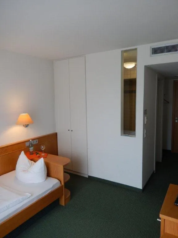 Decorative detail, Bed in Landhotel Günzburg