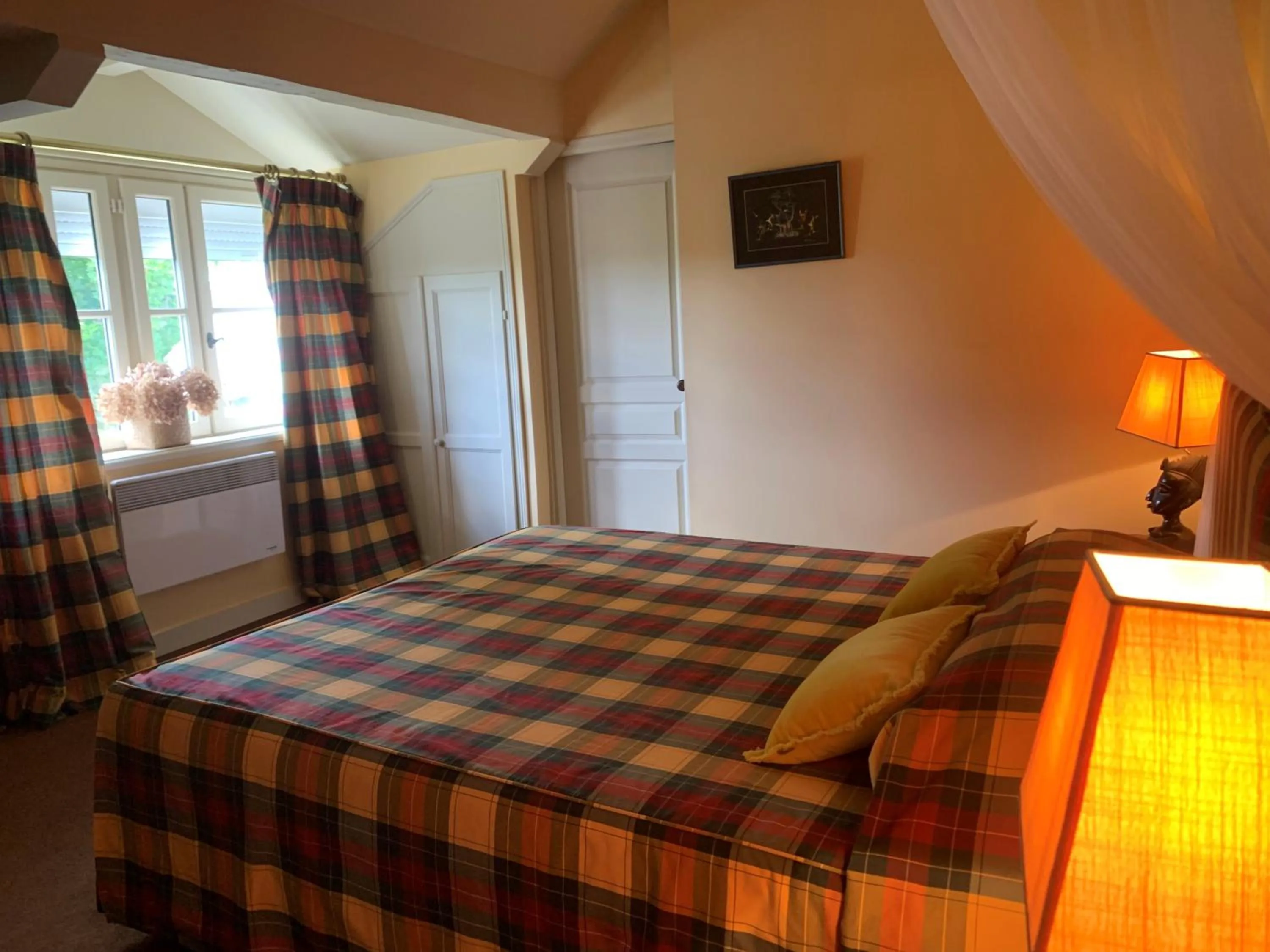 Bedroom, Bed in Château Maucaillou