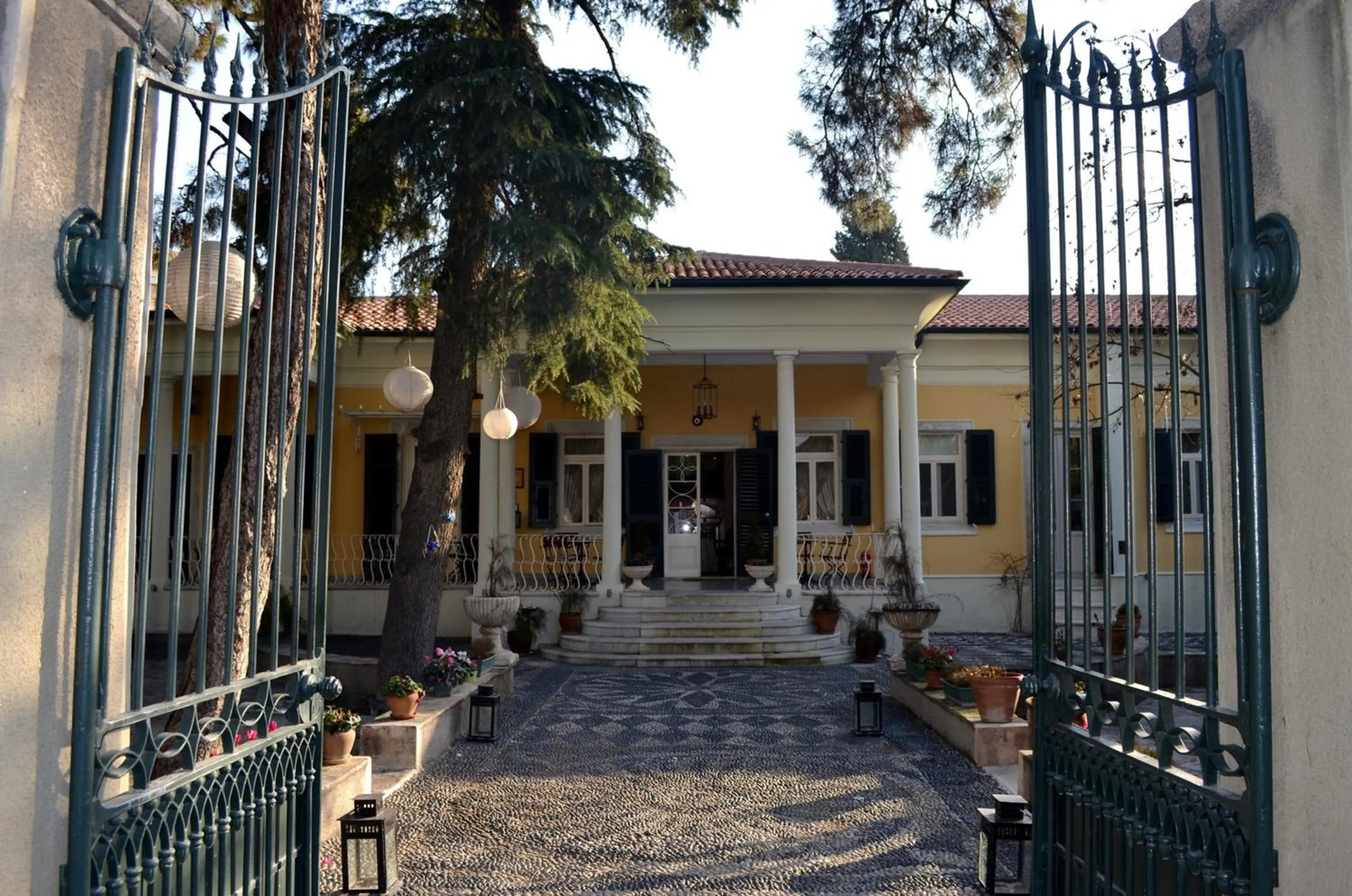 Facade/entrance in Villa Levante