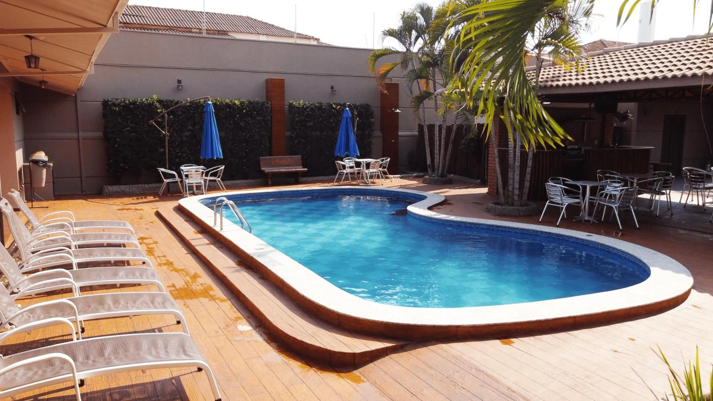 Swimming pool in Pousada Kaluanã