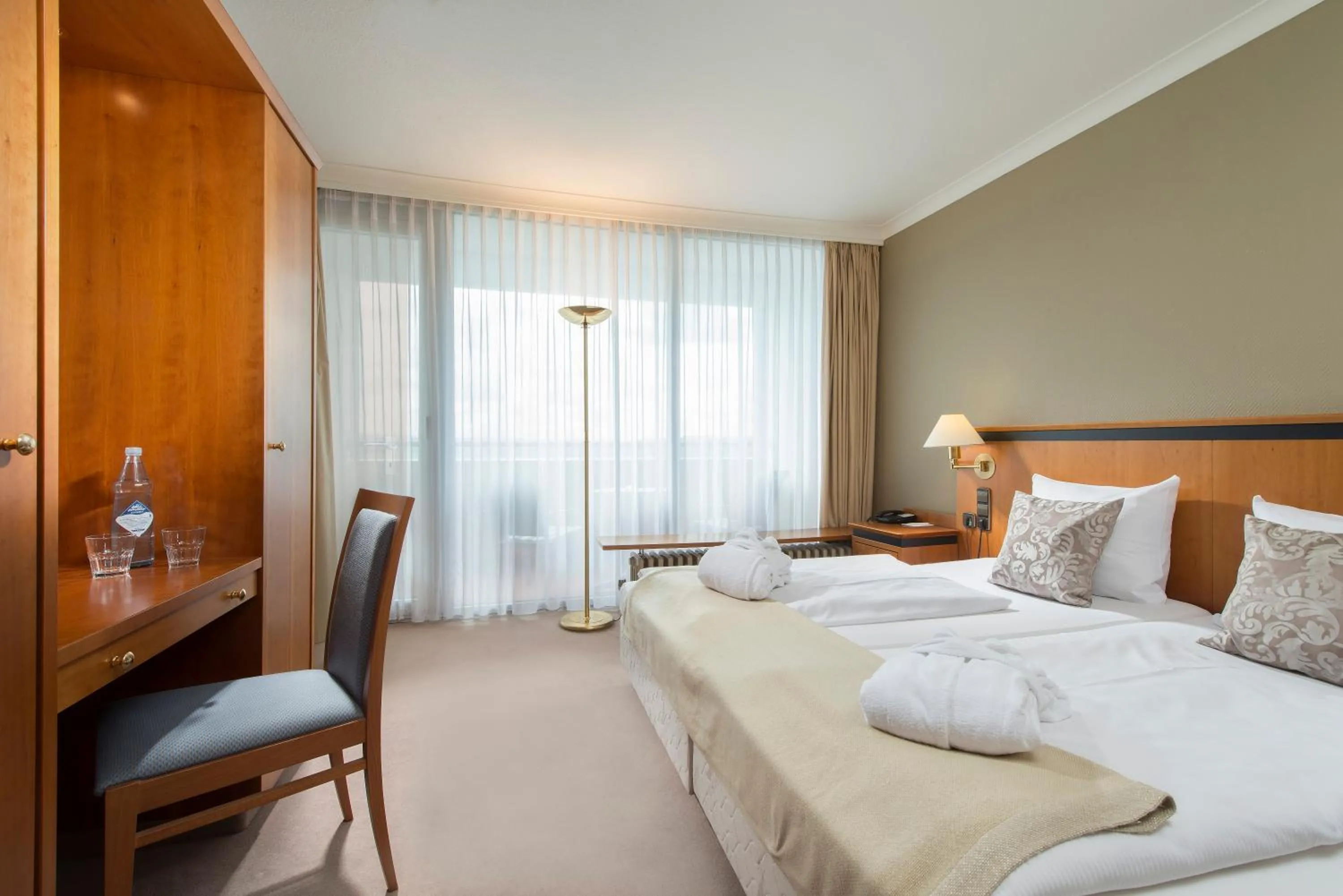 Day, Bed in Wyndham Garden Lahnstein Koblenz