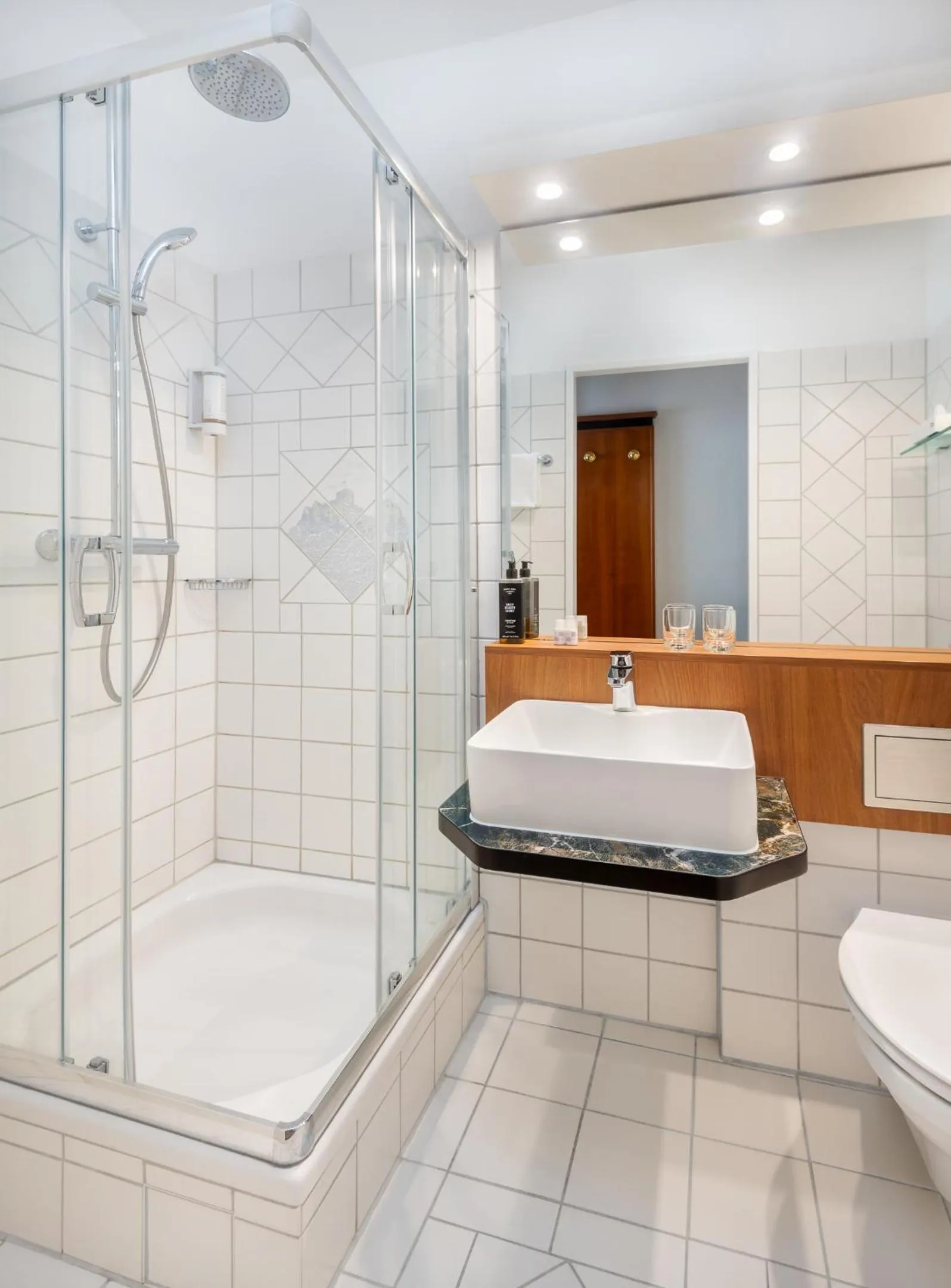 Bathroom in Wyndham Garden Lahnstein Koblenz