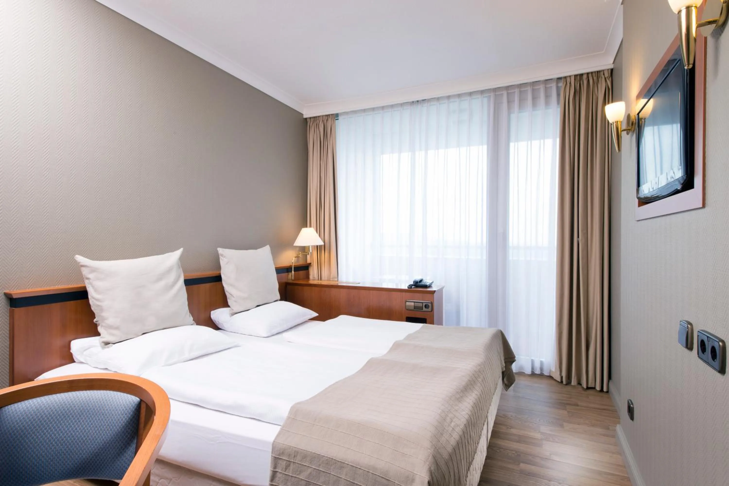 Day, Bed in Wyndham Garden Lahnstein Koblenz