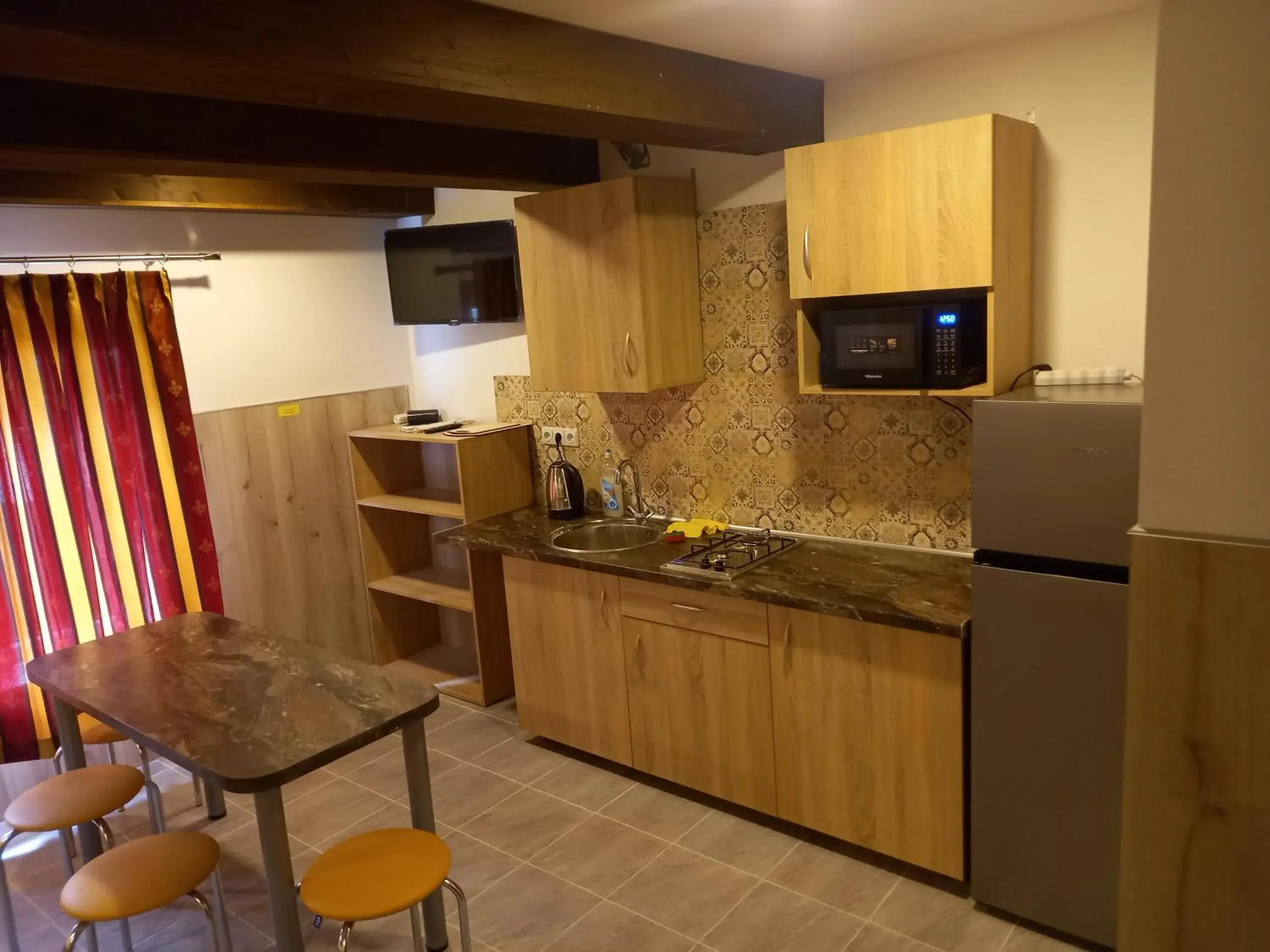 ROOMS FOR RENT ROOMS FOR RENT
