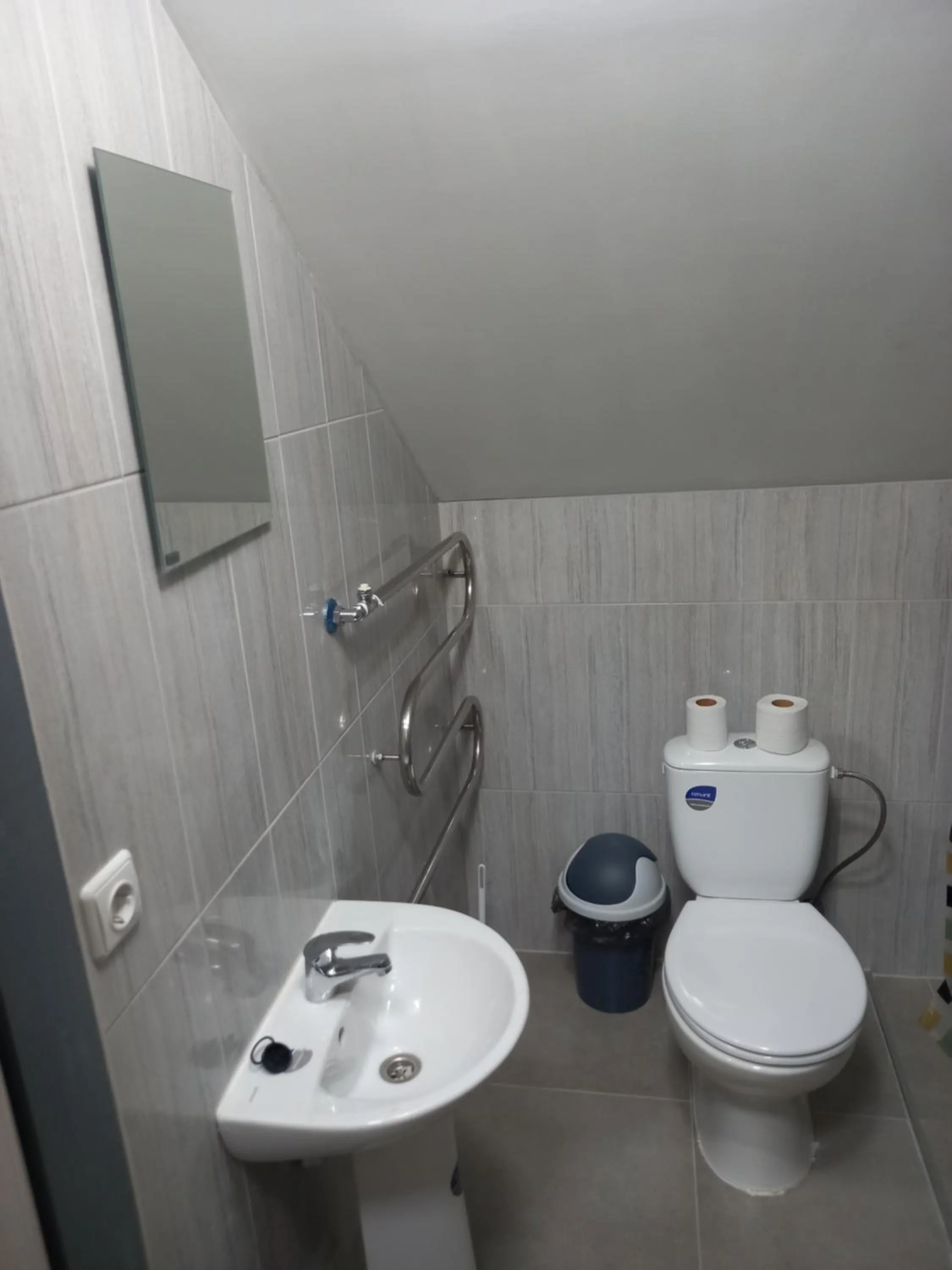 ROOMS FOR RENT