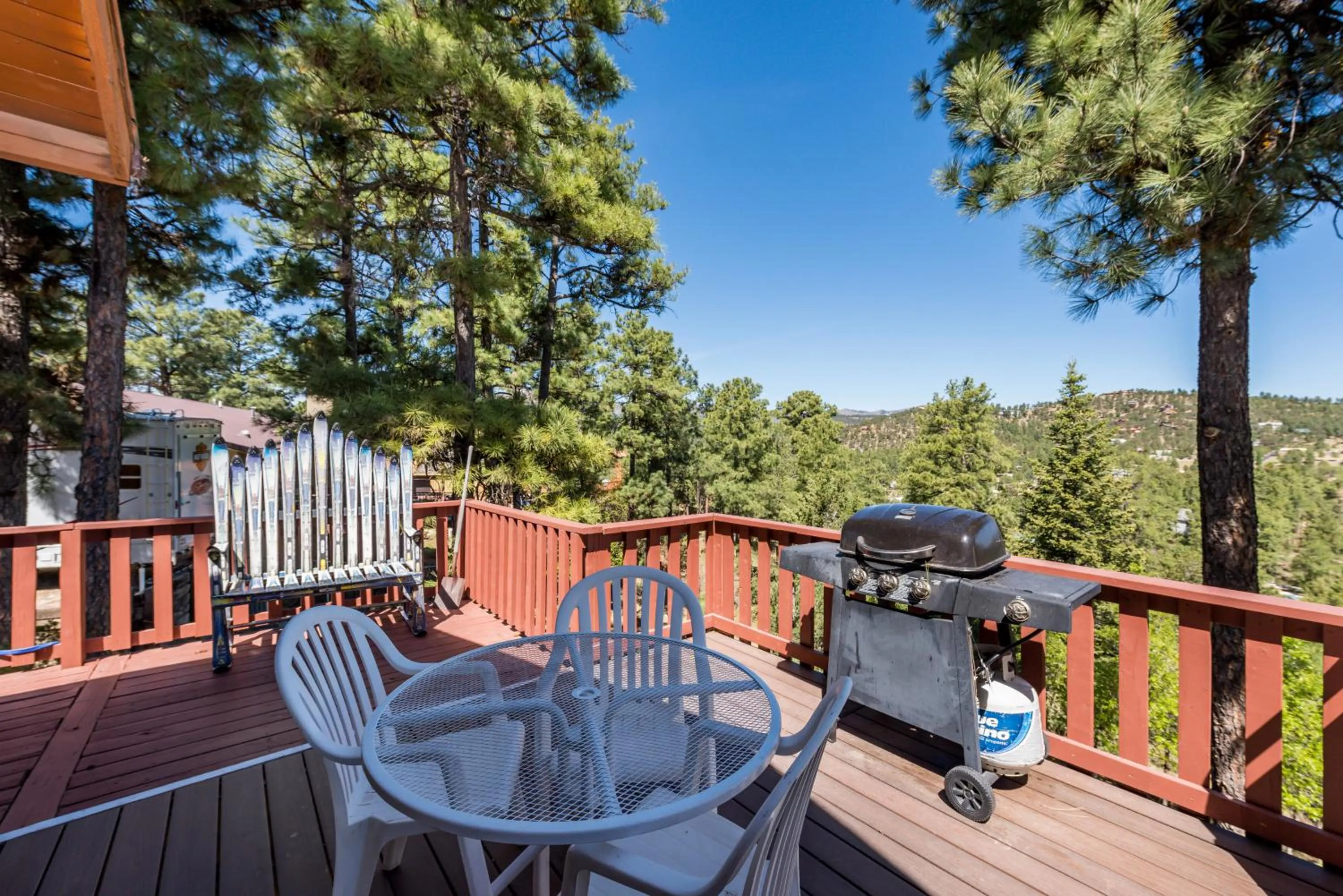 Property building in Cowboys, Indians and Outlaws