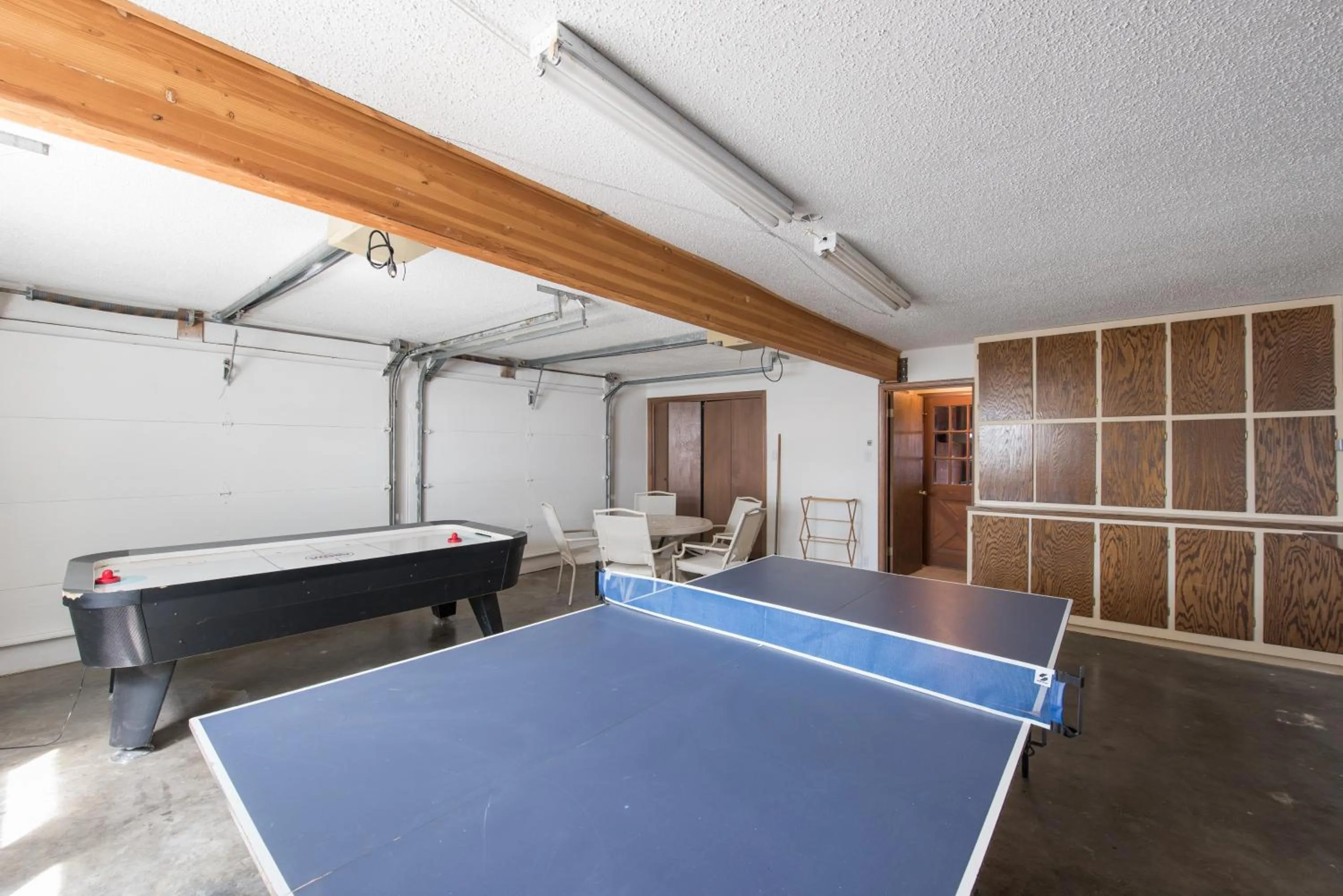 Property building in Cowboys, Indians and Outlaws