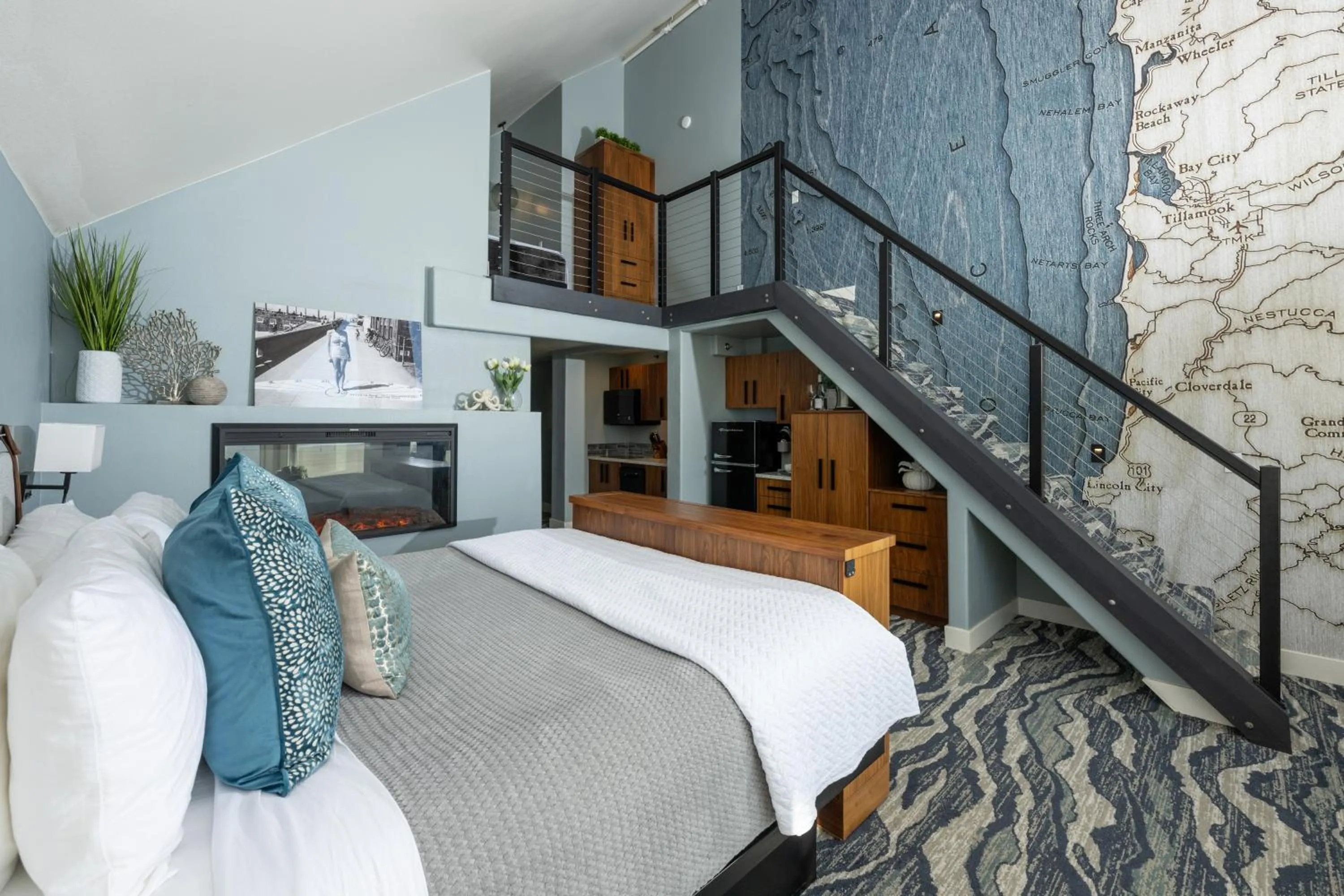 Bed in The Seaside Oceanfront Inn