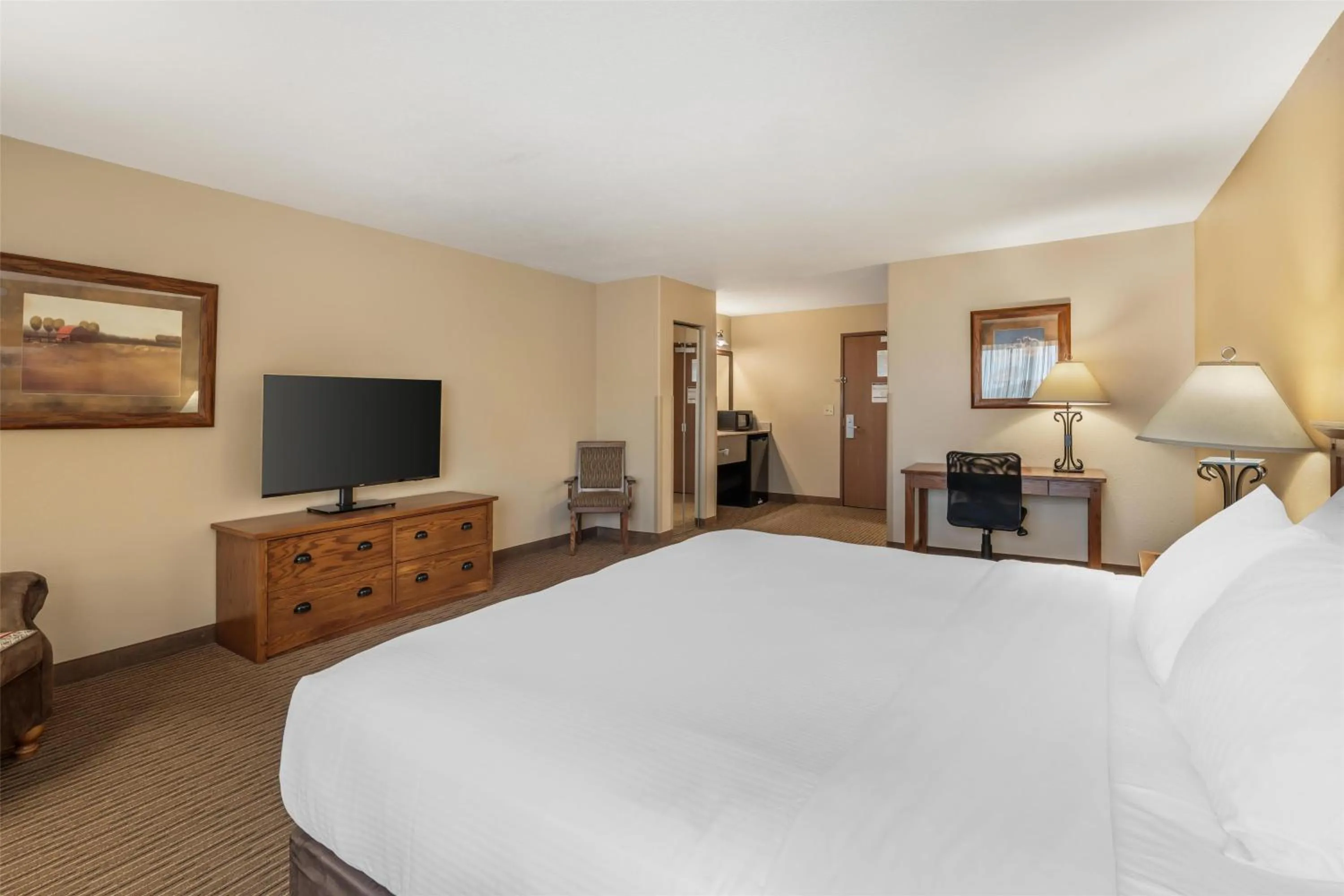 Bedroom, Bed in Best Western Plus Kelly Inn & Suites