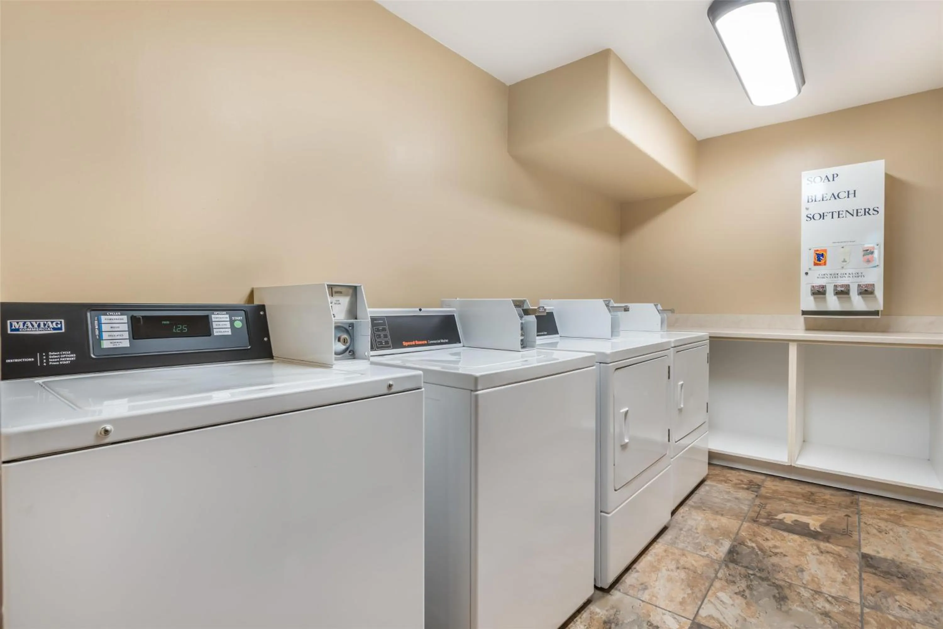 Property building in Best Western Plus Kelly Inn & Suites