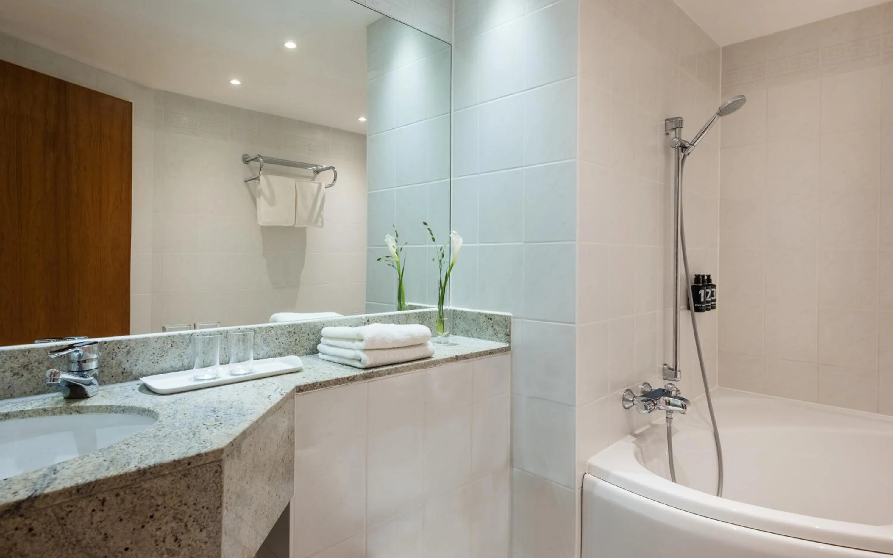 Bathroom in Lindner Hotel Cottbus