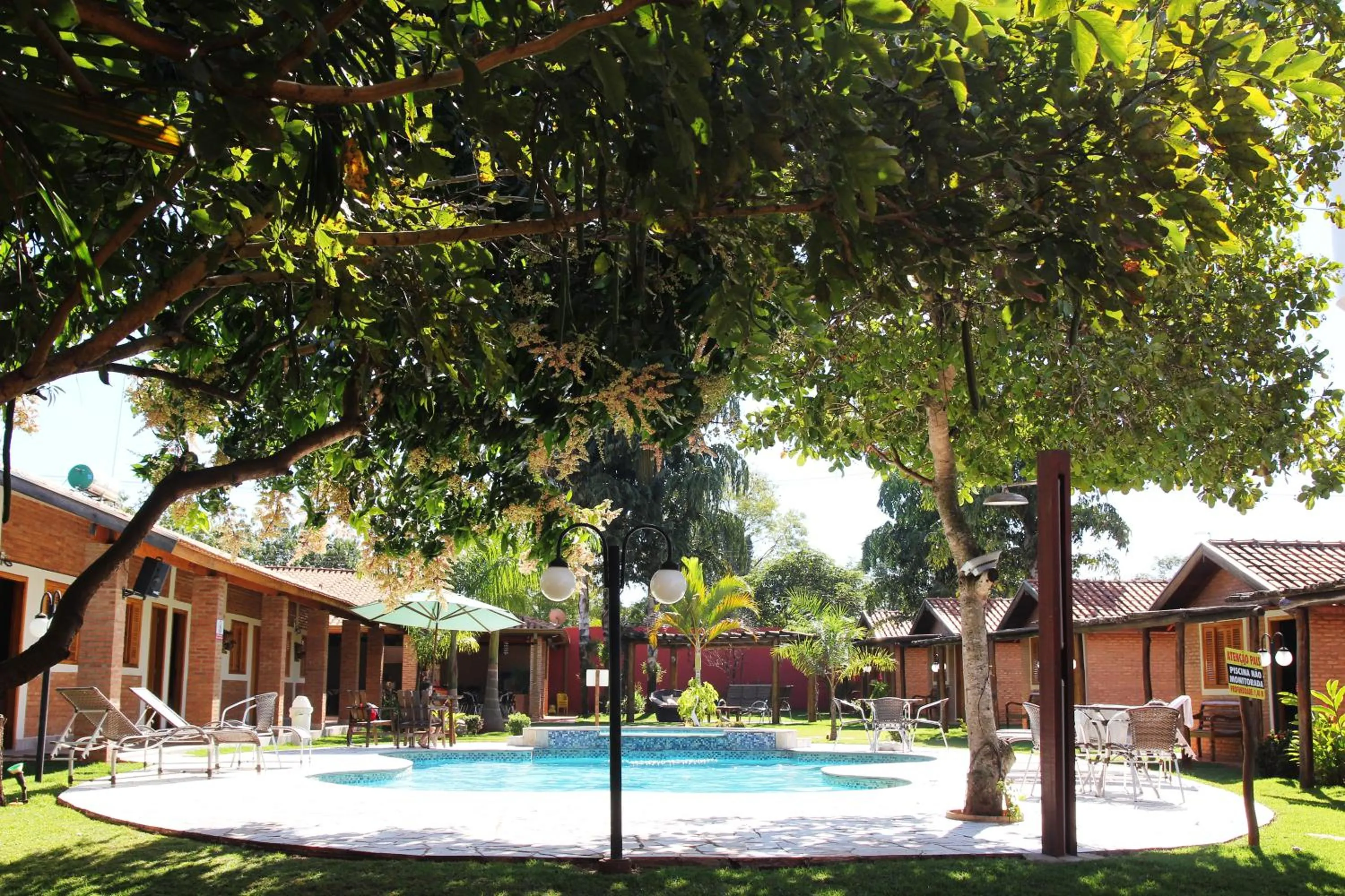 Swimming pool in Pousada Faruk