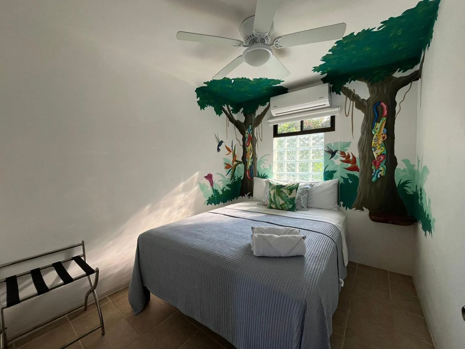 Bed in La Sirena Playa Jacó