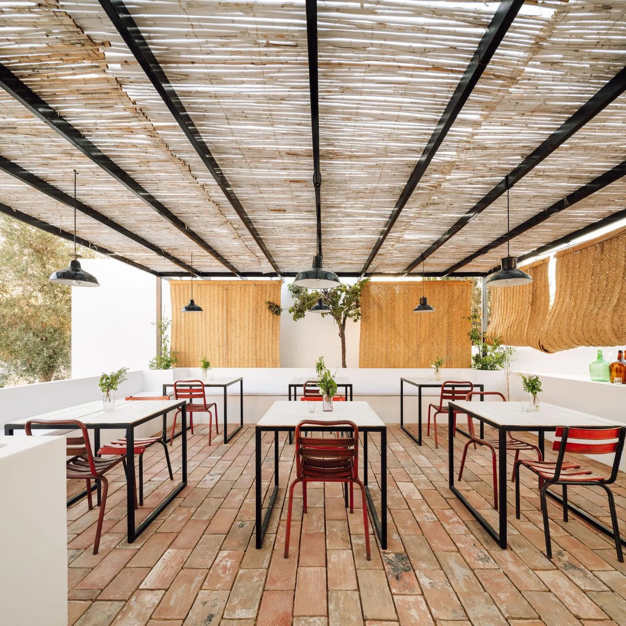 Restaurant/places to eat in Hospedaria