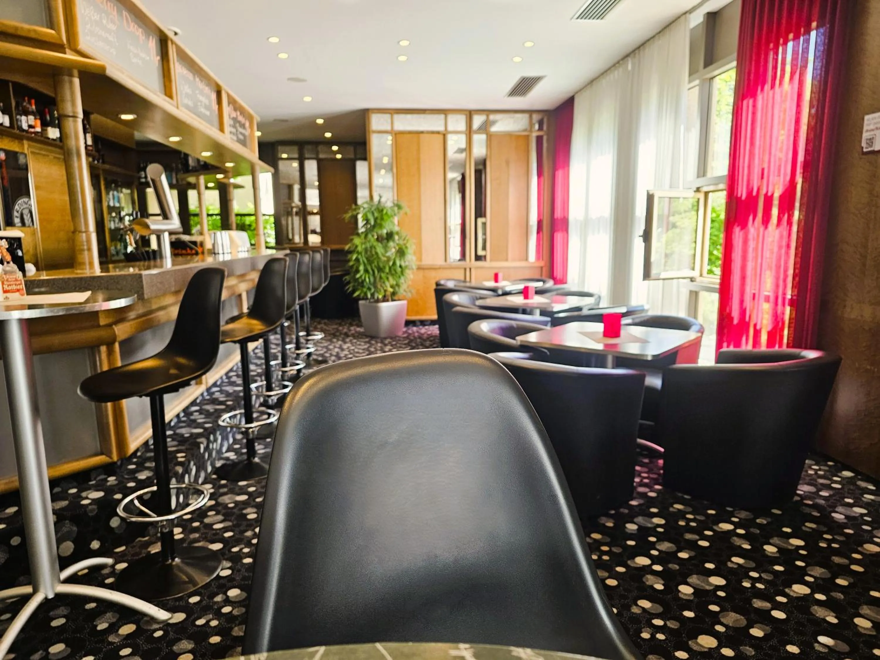 Lounge or bar in Arvena Park Hotel