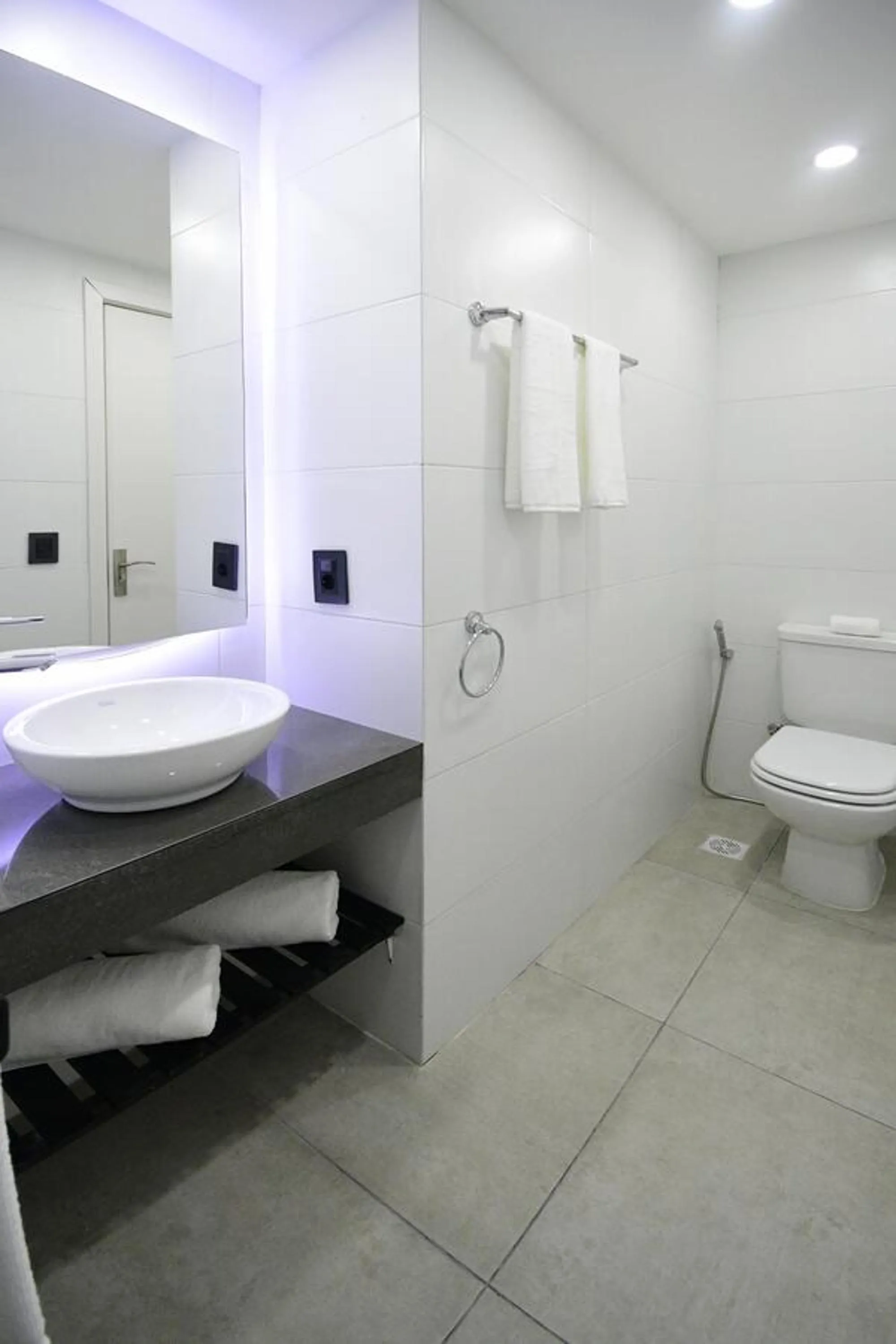 Bathroom in Quijano Hotel - Aparts & Suites